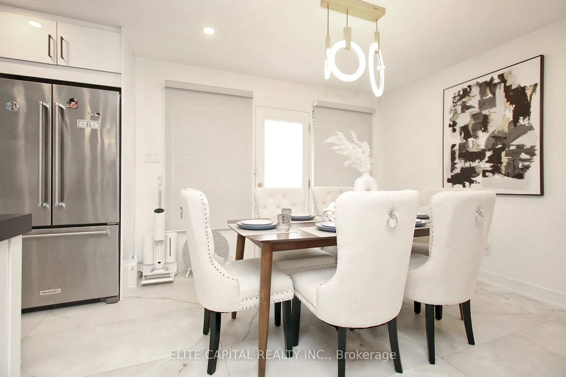 225 Snowshoe Crescent