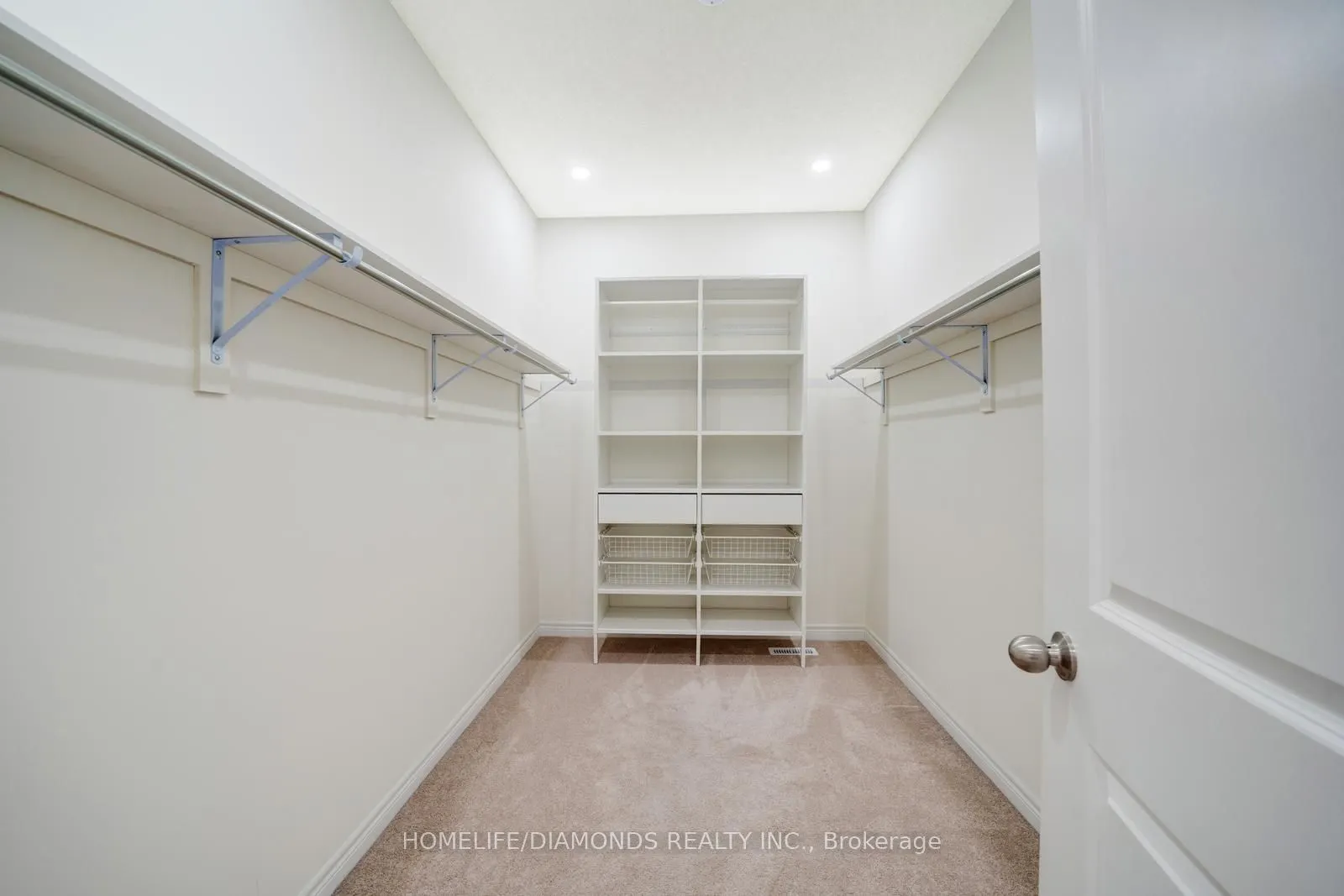 47 SUTTONRAIL Way
