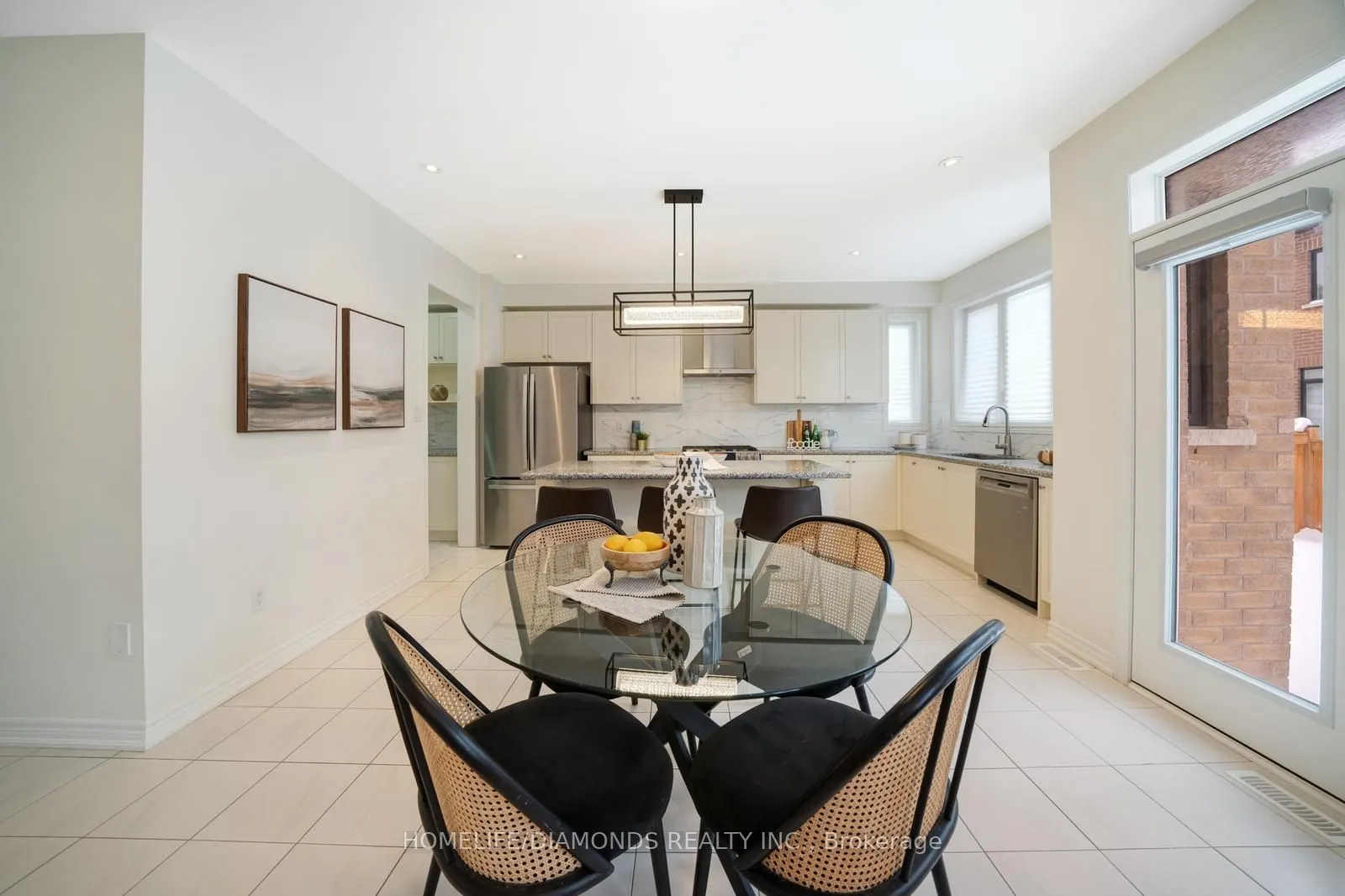 47 SUTTONRAIL Way