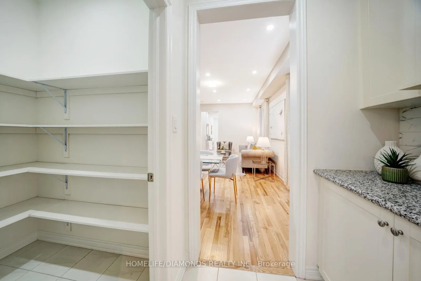 47 SUTTONRAIL Way