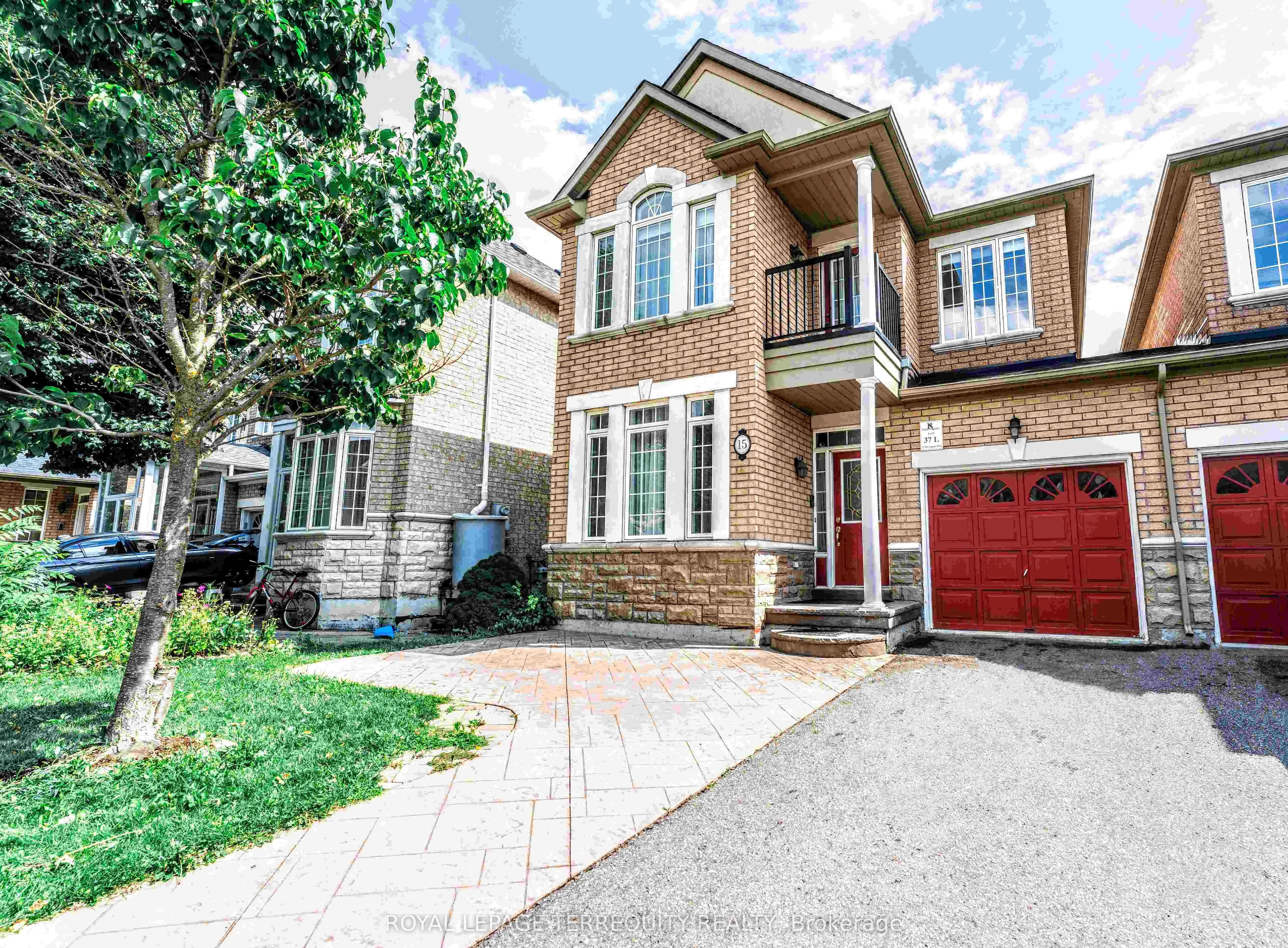 15 Hermitage Boulevard
