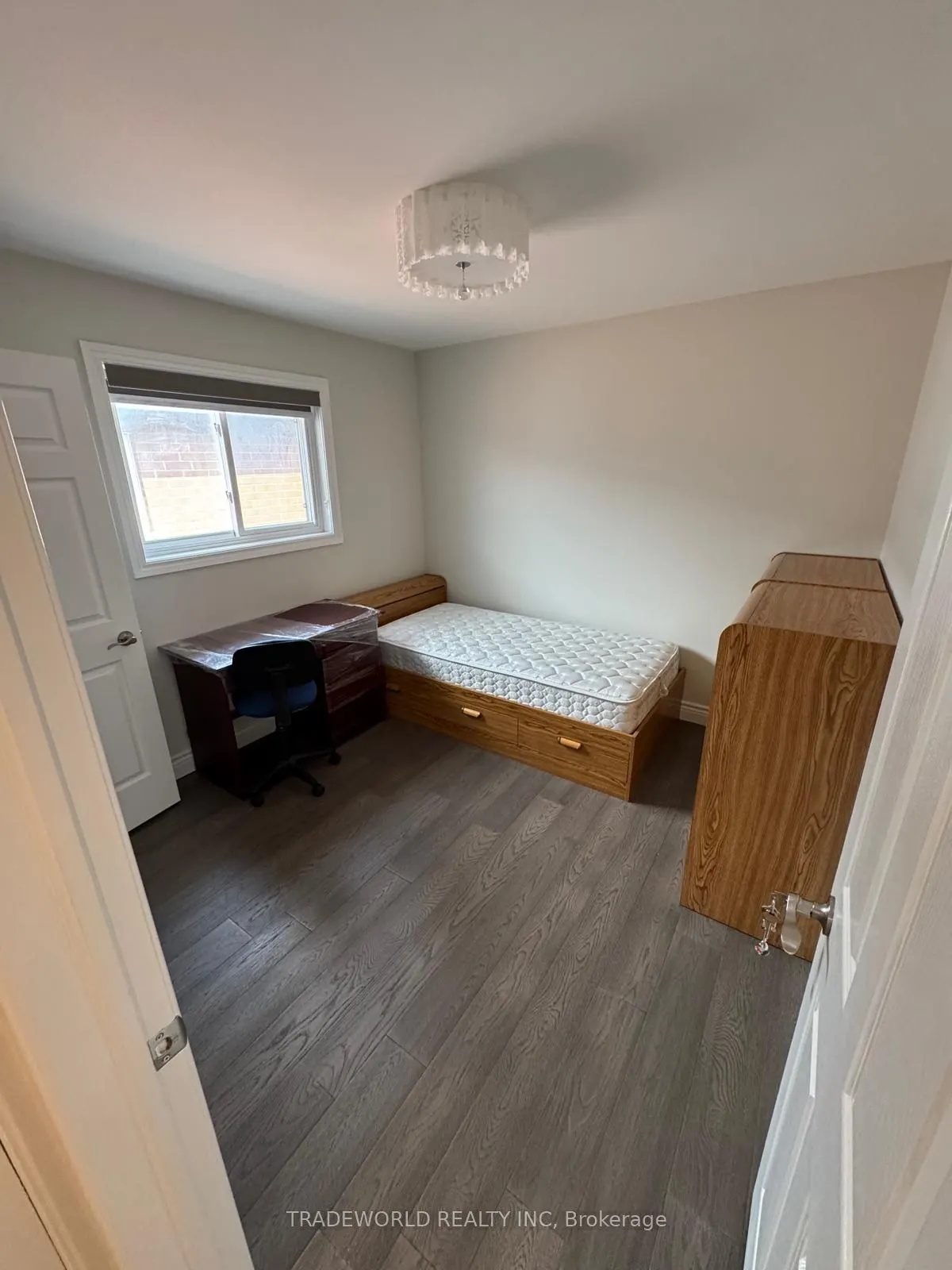 87 Castan Avenue, #1 Bedroom