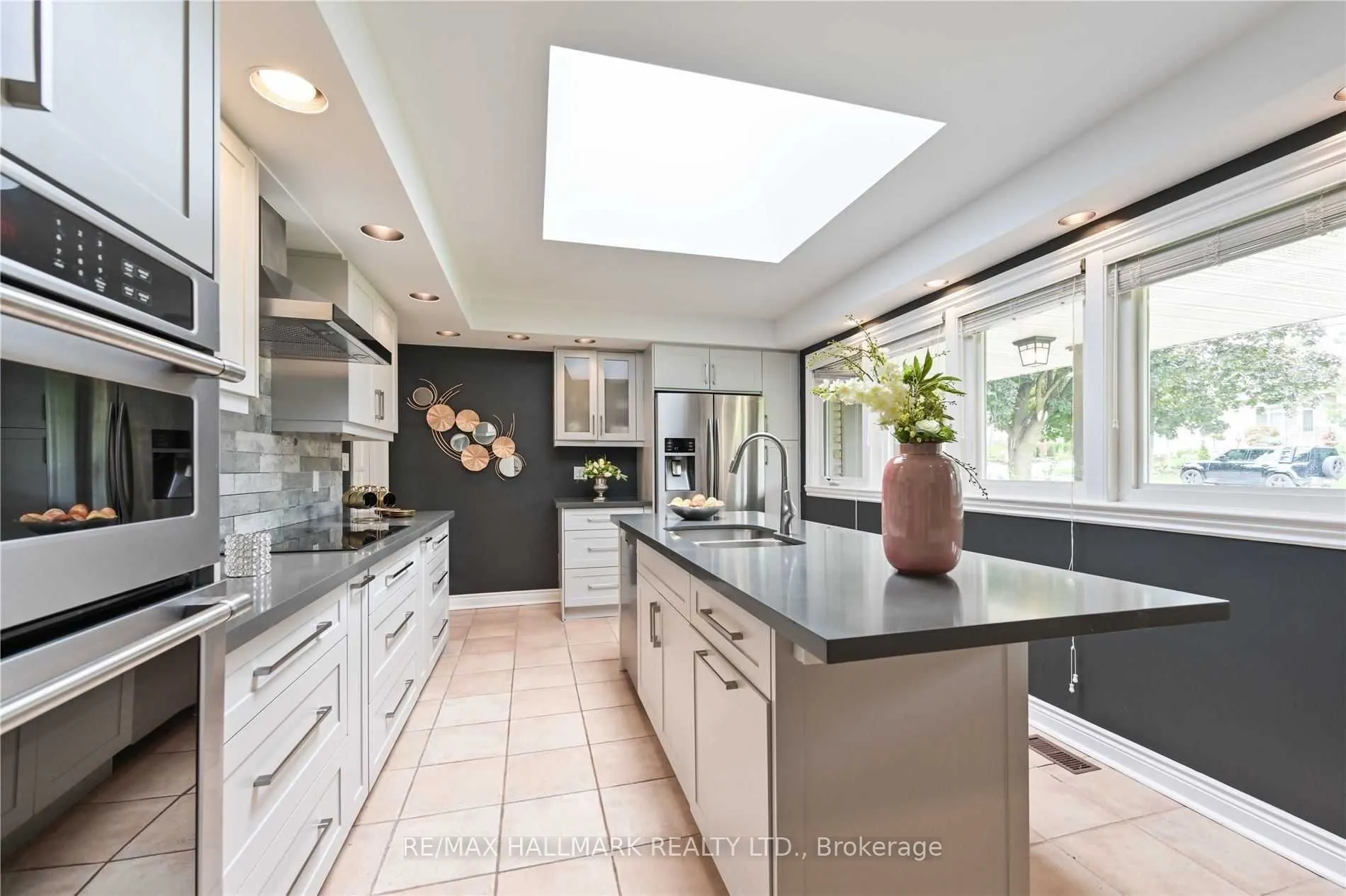 16 Cavalier Crescent