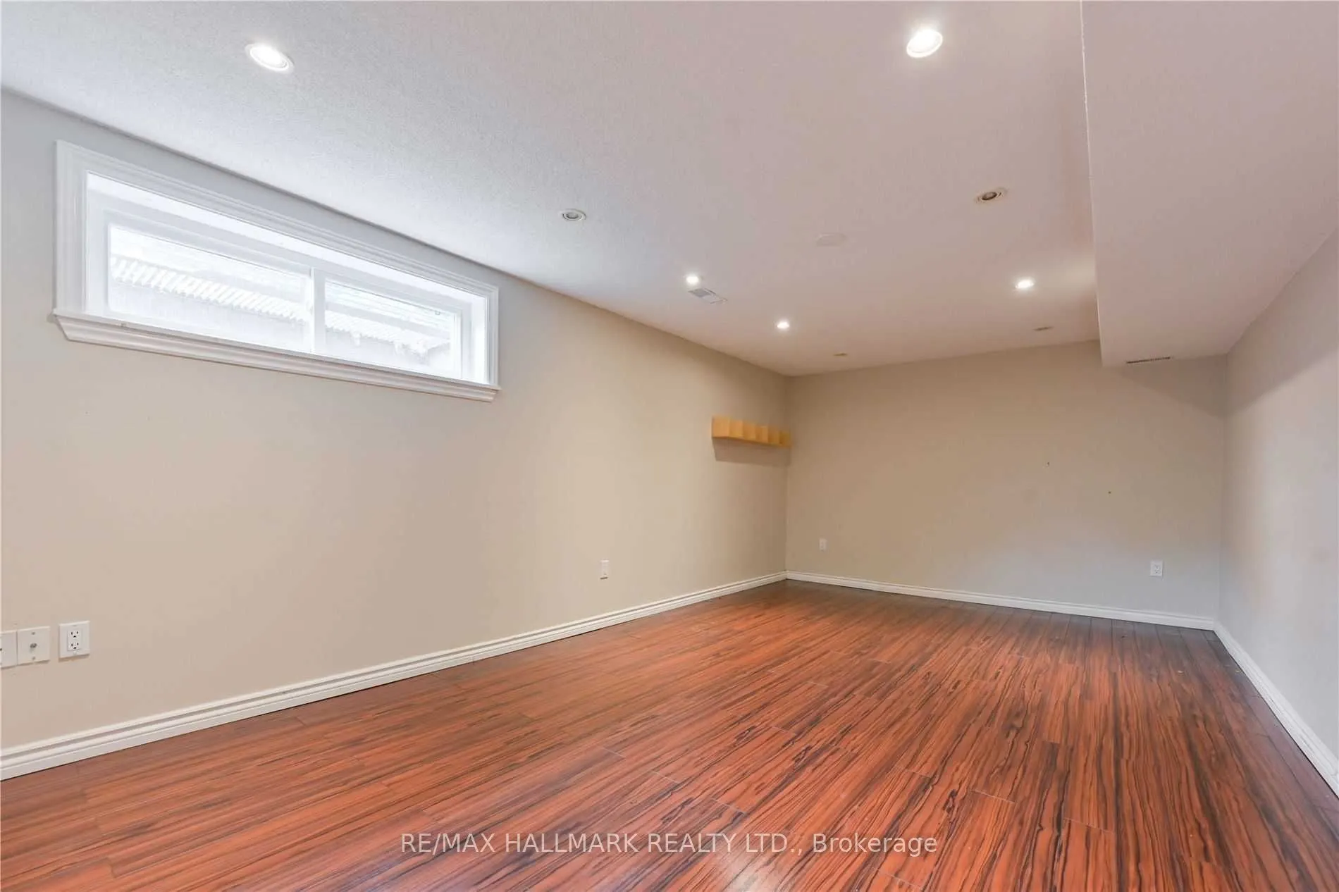 16 Cavalier Crescent