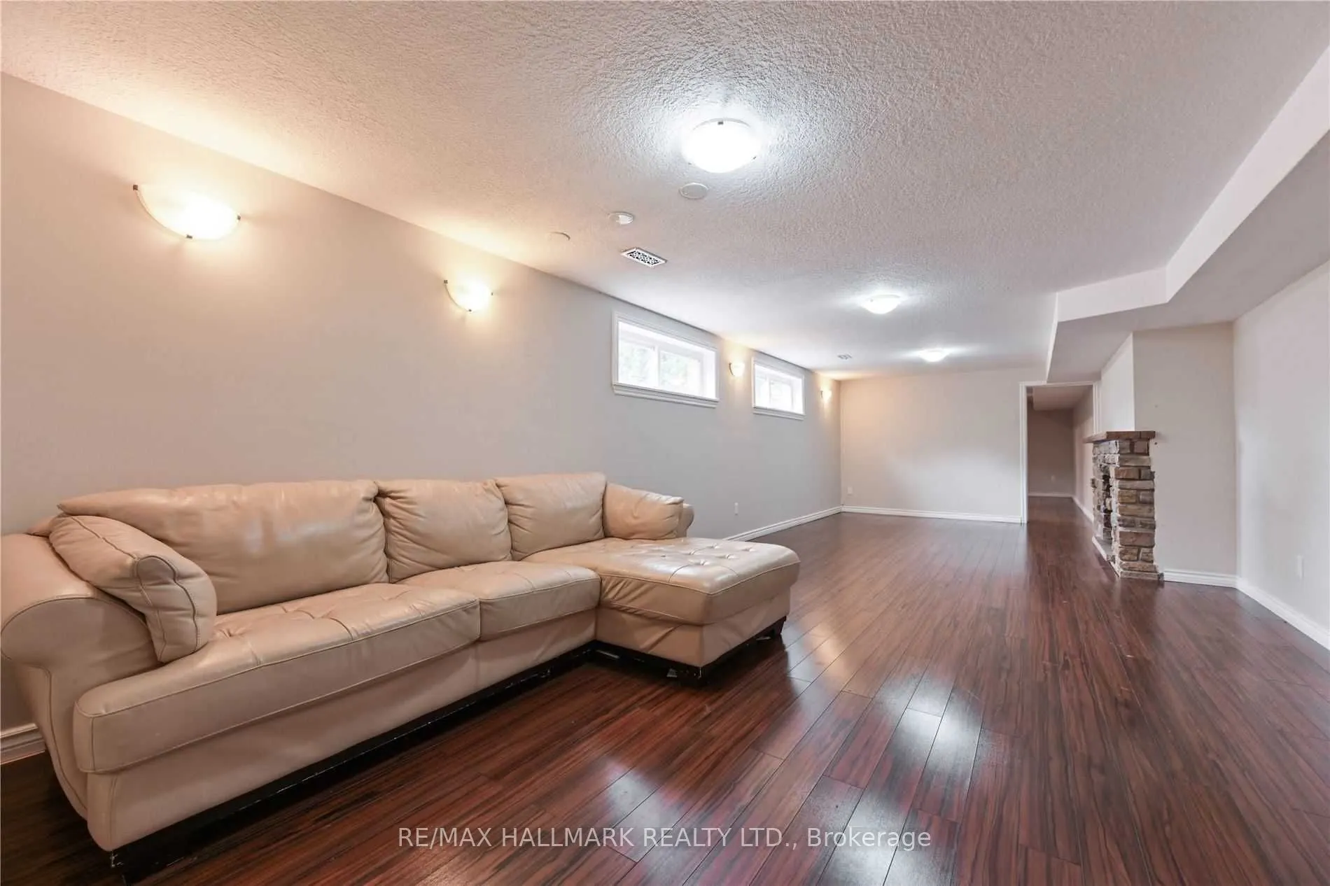 16 Cavalier Crescent