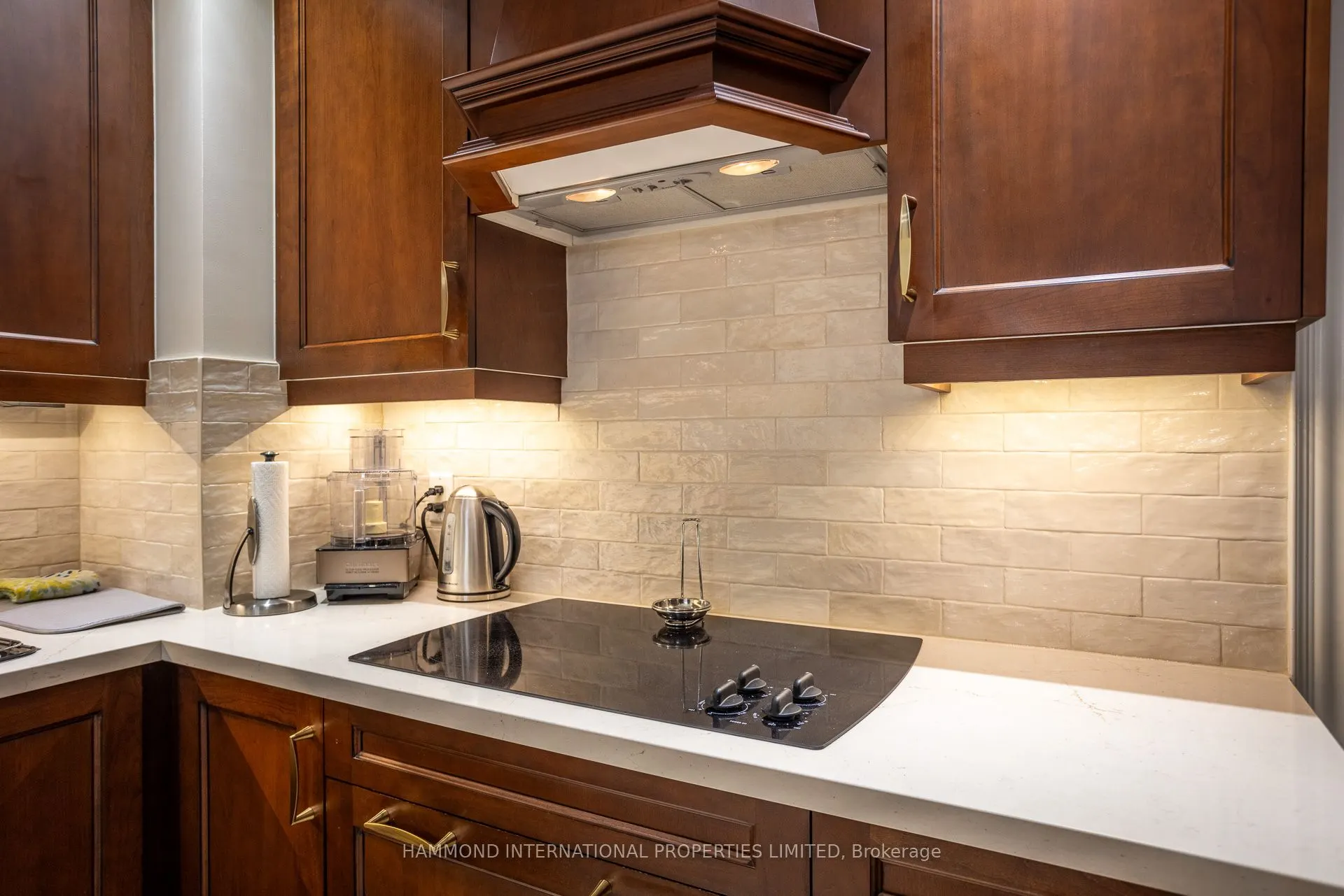 7071 Bayview Avenue, #215