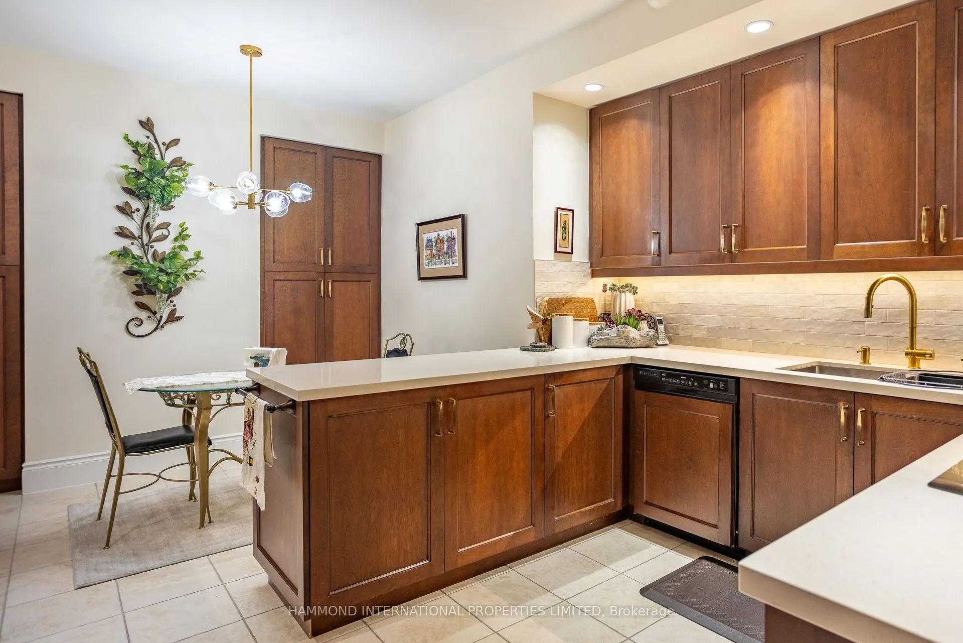 7071 Bayview Avenue, #215