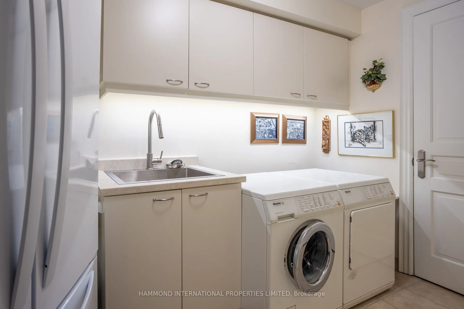 7071 Bayview Avenue, #215