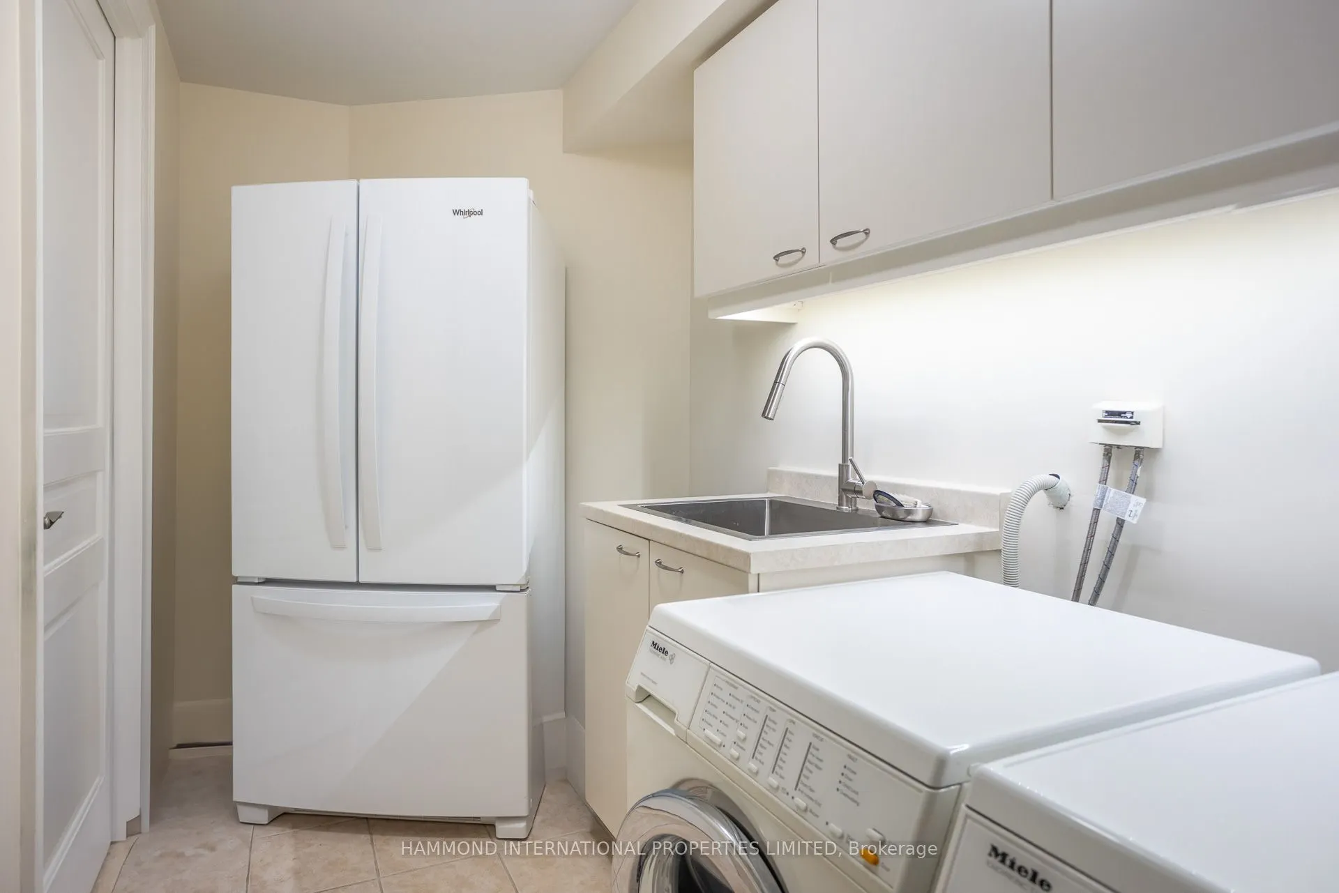 7071 Bayview Avenue, #215