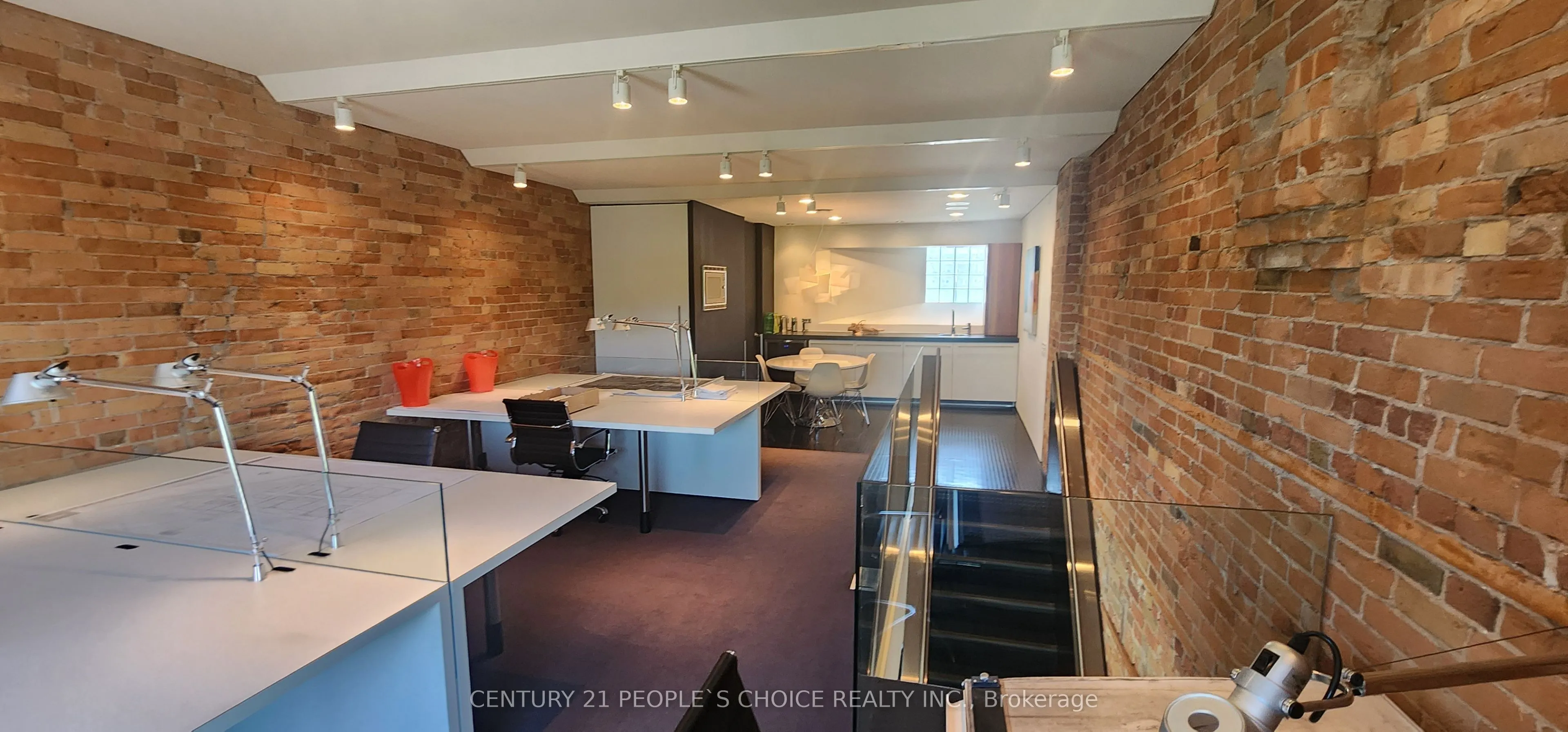71 Victoria Street W