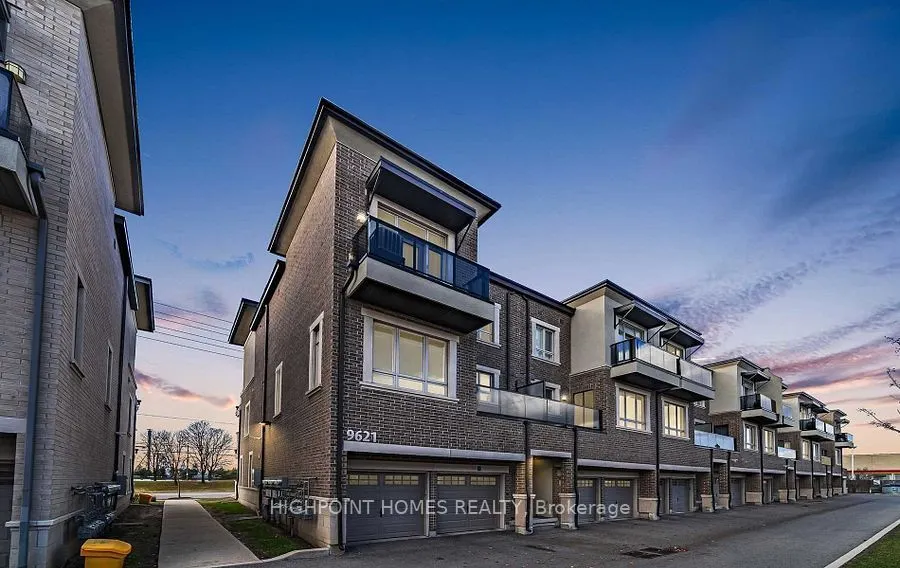 9621 Jane Street W, #82