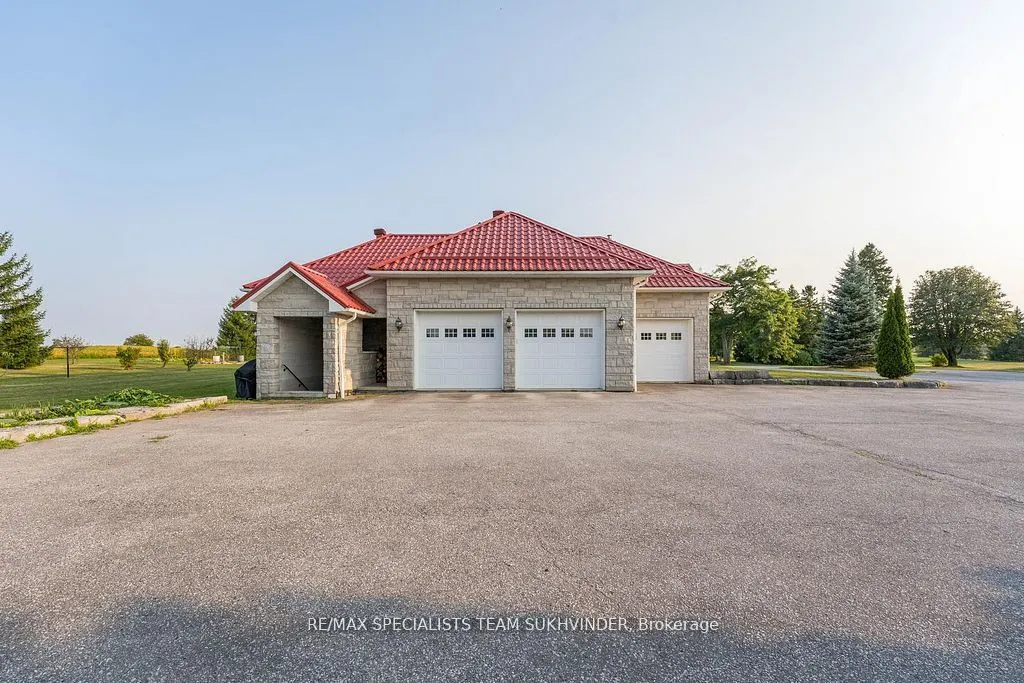 5897 17th Side Road