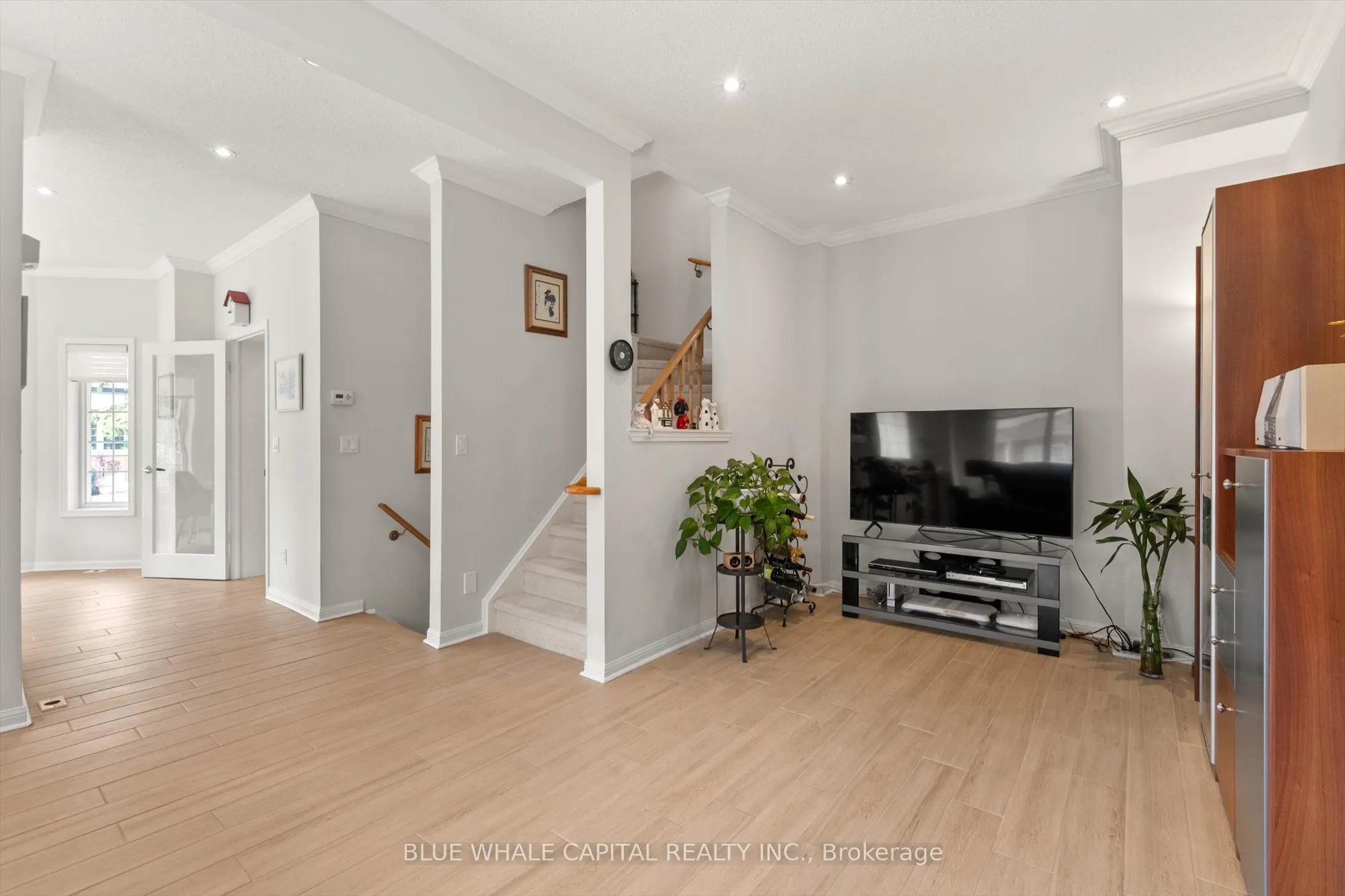 23 St.Moritz Way, #01