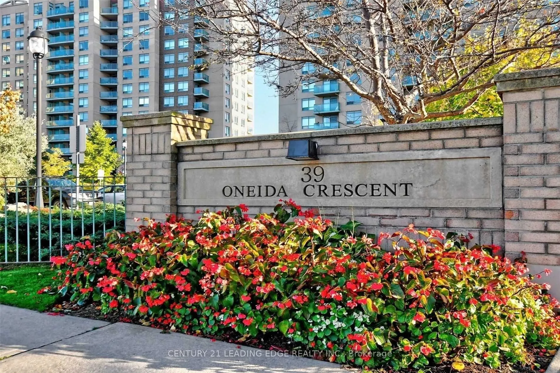 39 Oneida Crescent, #307