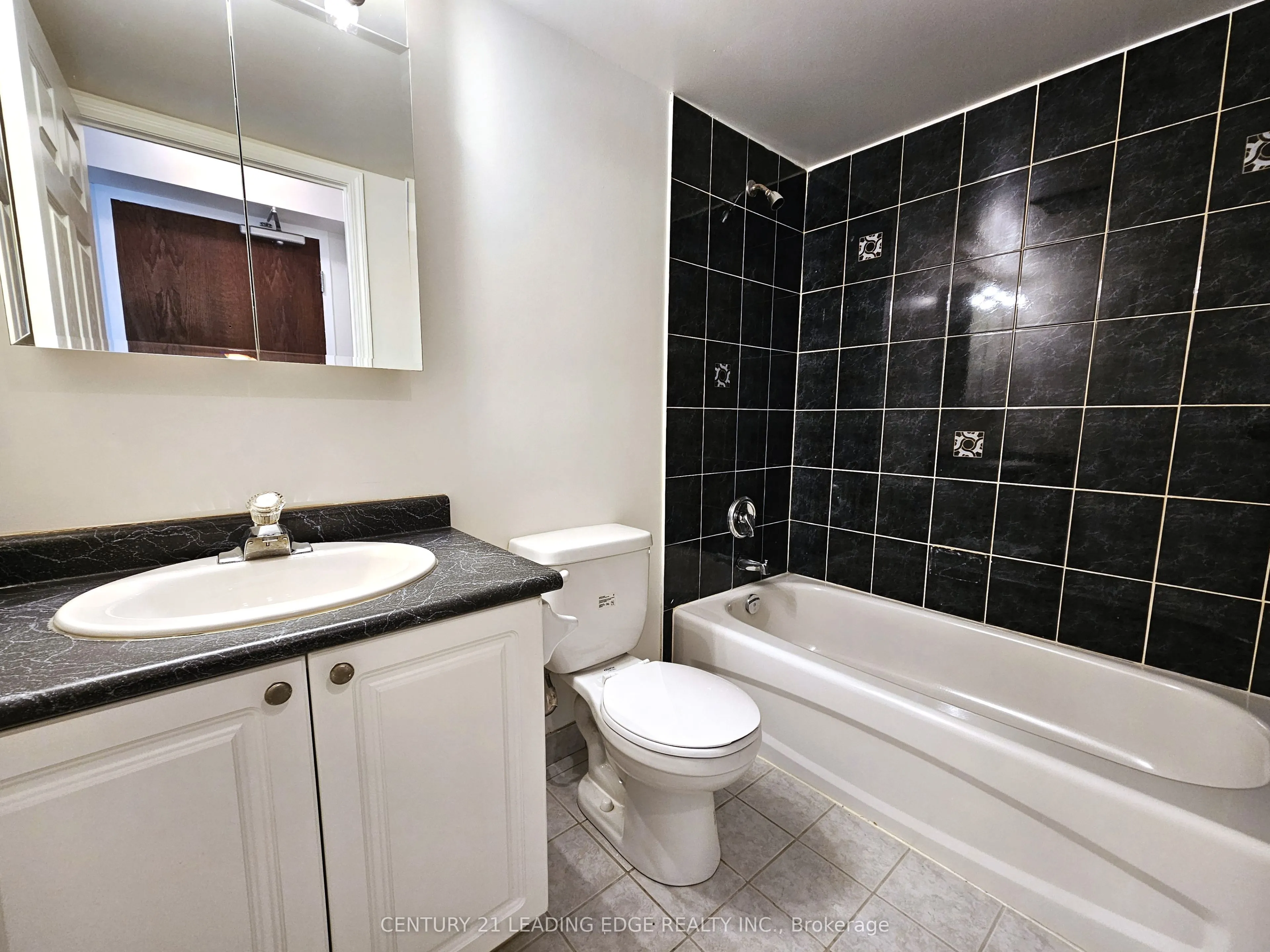 39 Oneida Crescent, #307