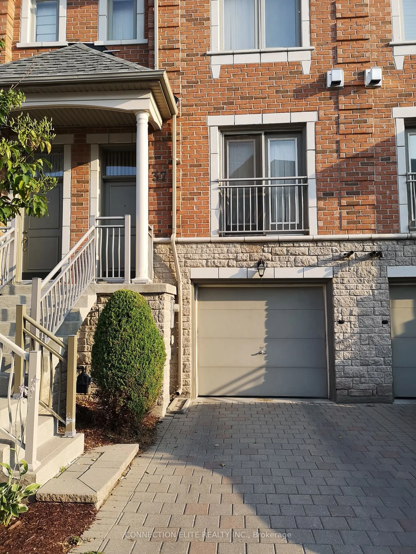 9133 Bayview Avenue, #37