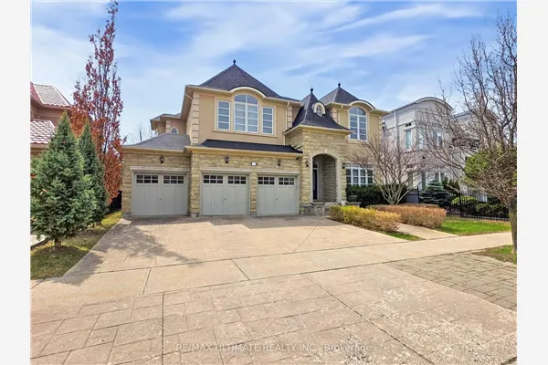 133 Cook's Mill Crescent