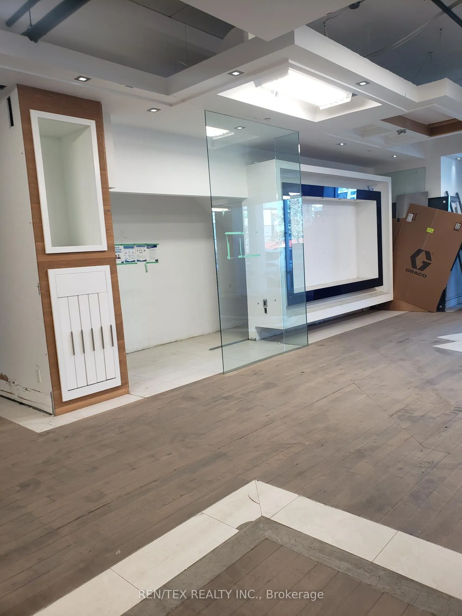 6175 Highway 7, #12 / 13
