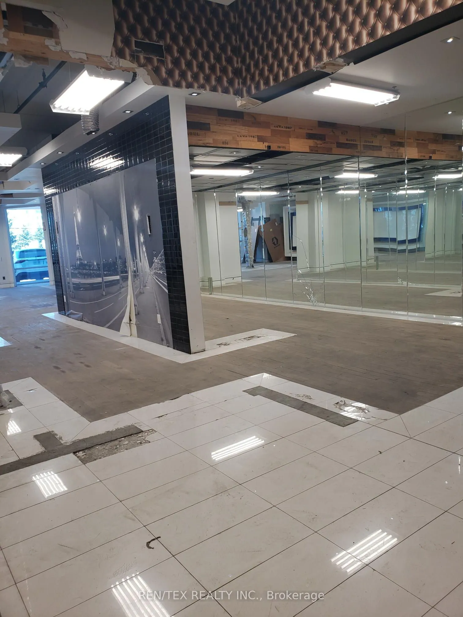 6175 Highway 7, #12 / 13