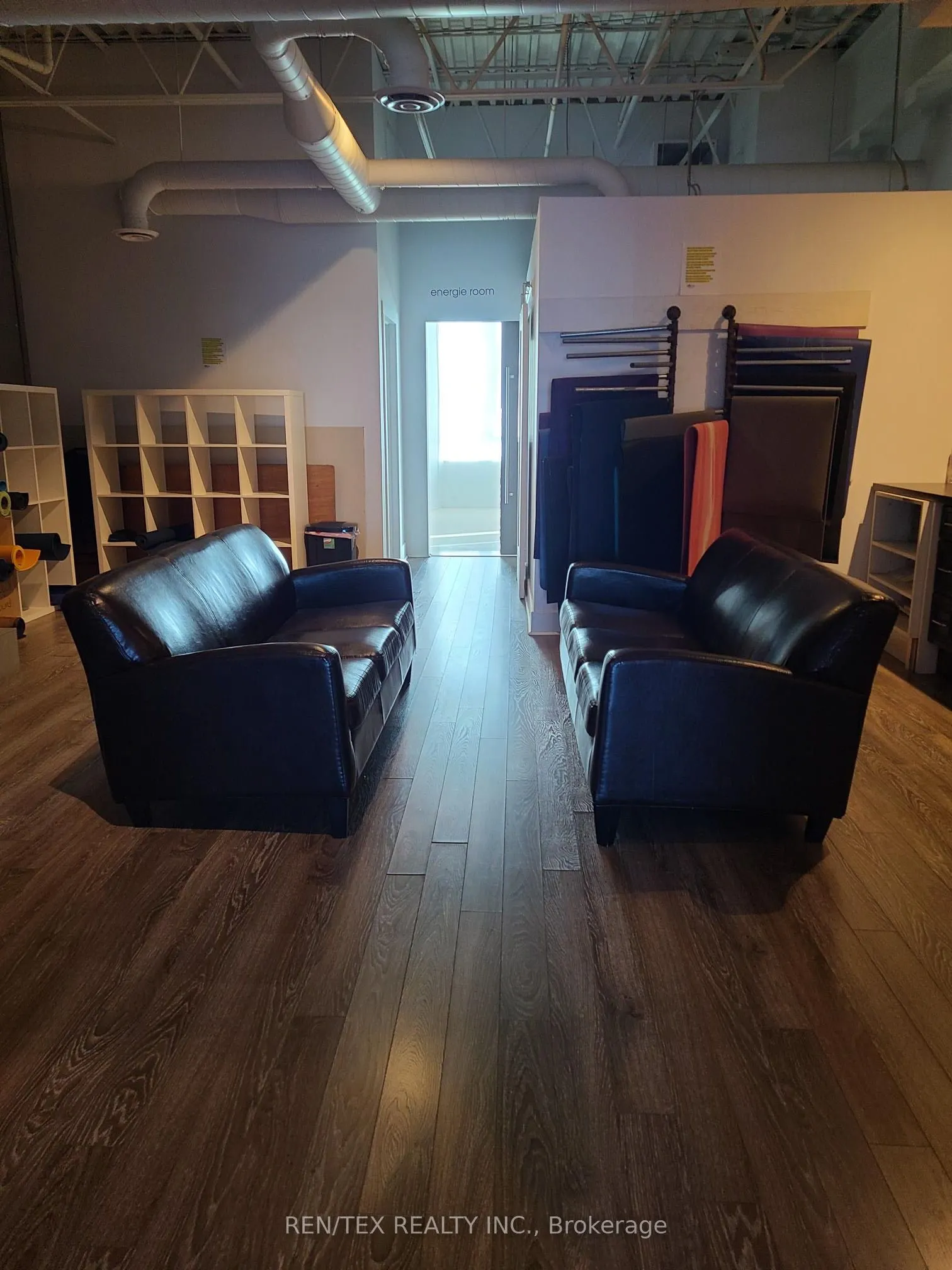 6175 Highway 7, #12 / 13