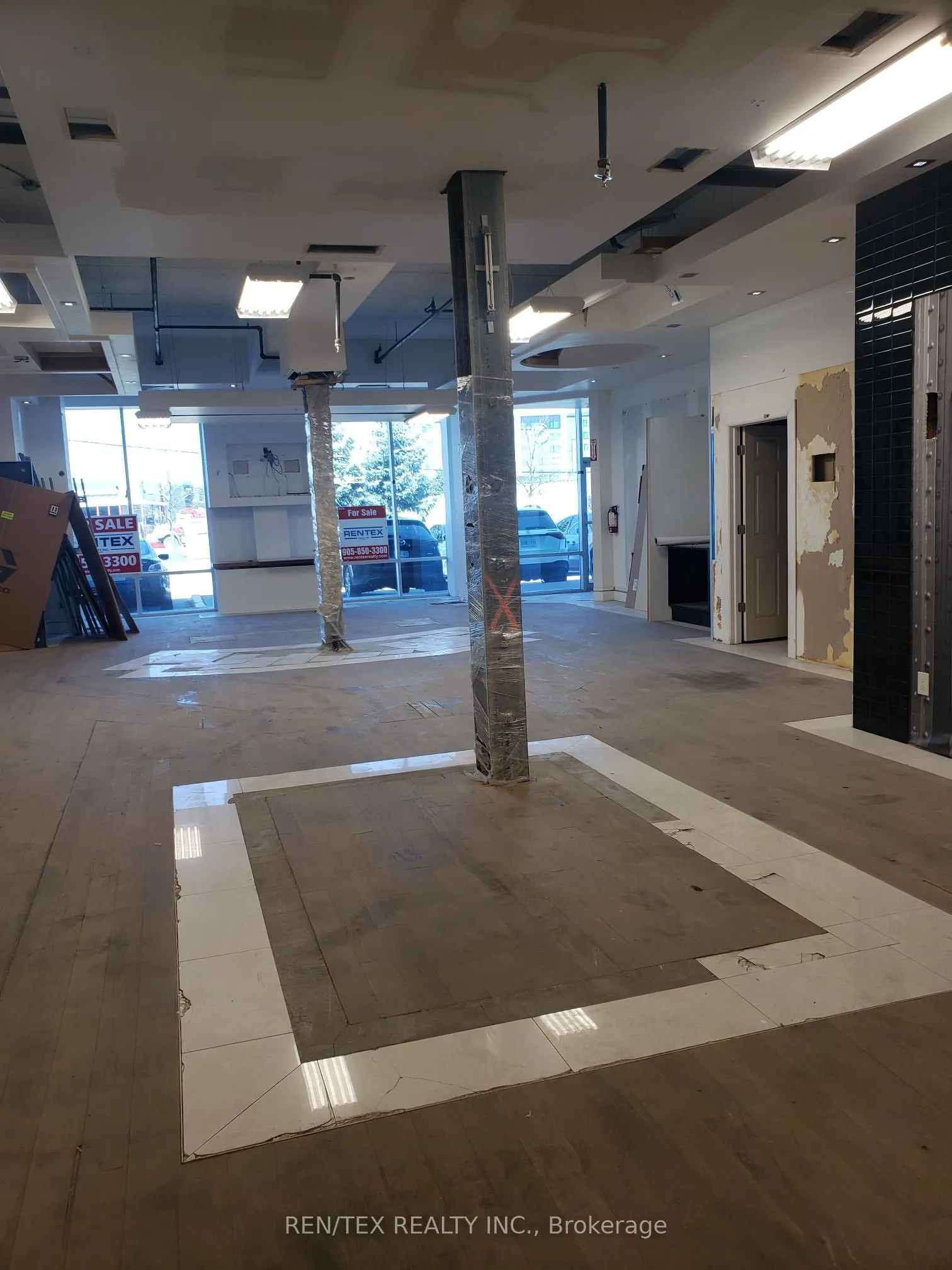6175 Highway 7, #12 / 13