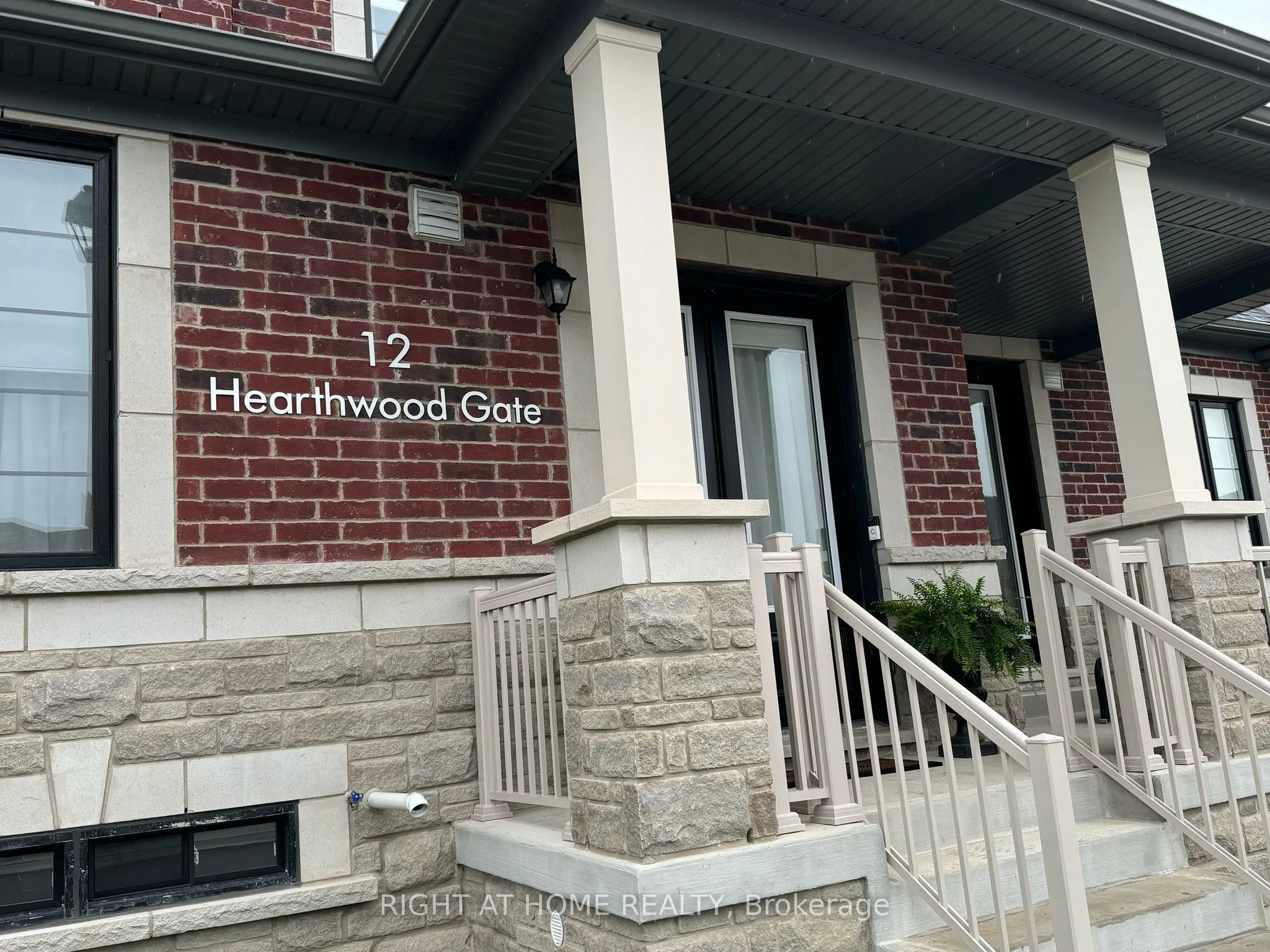 12 Hearthwood Gate