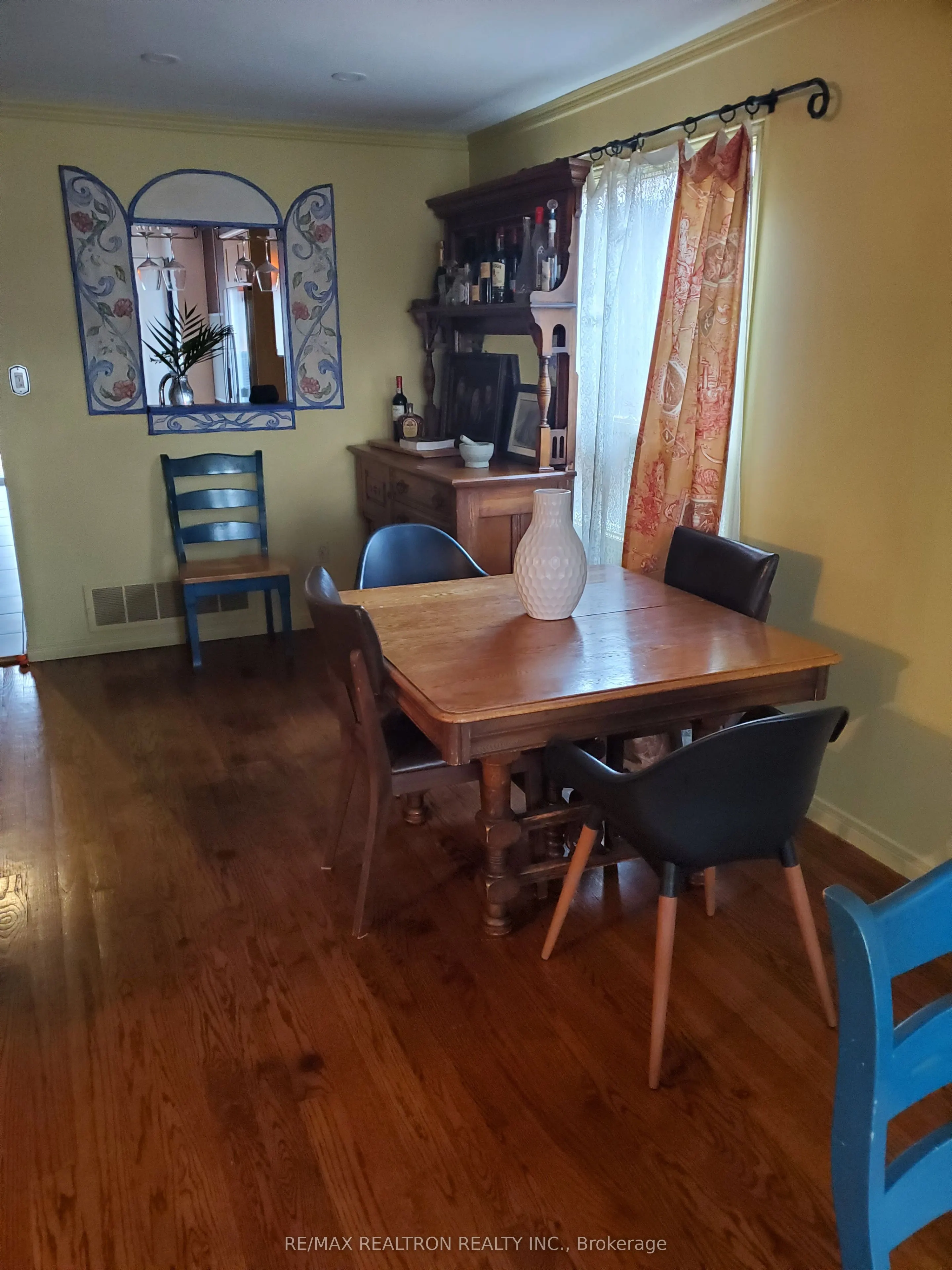 44 Roxborough Lane