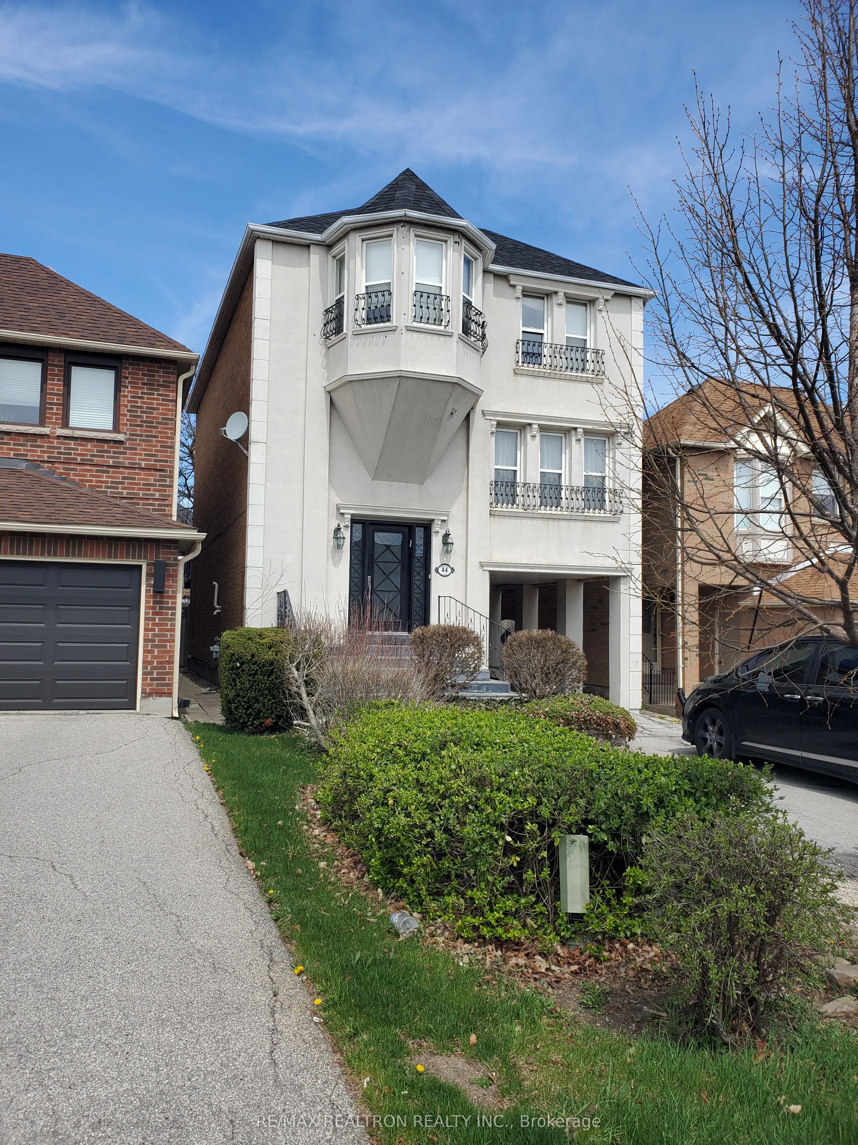 44 Roxborough Lane