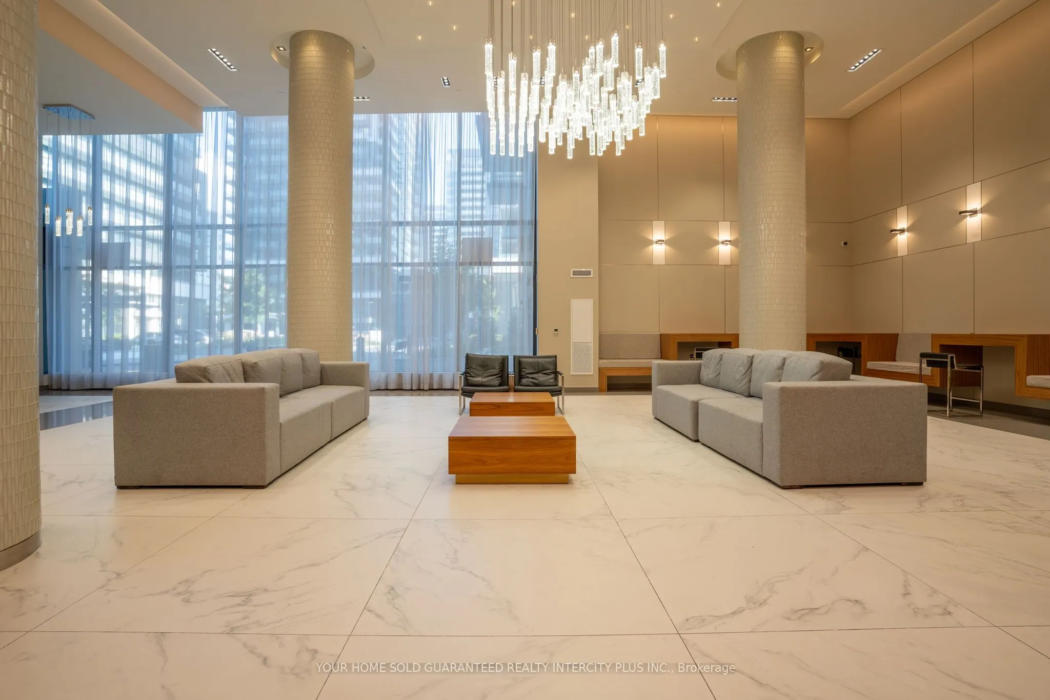 85 Oneida Crescent, #303