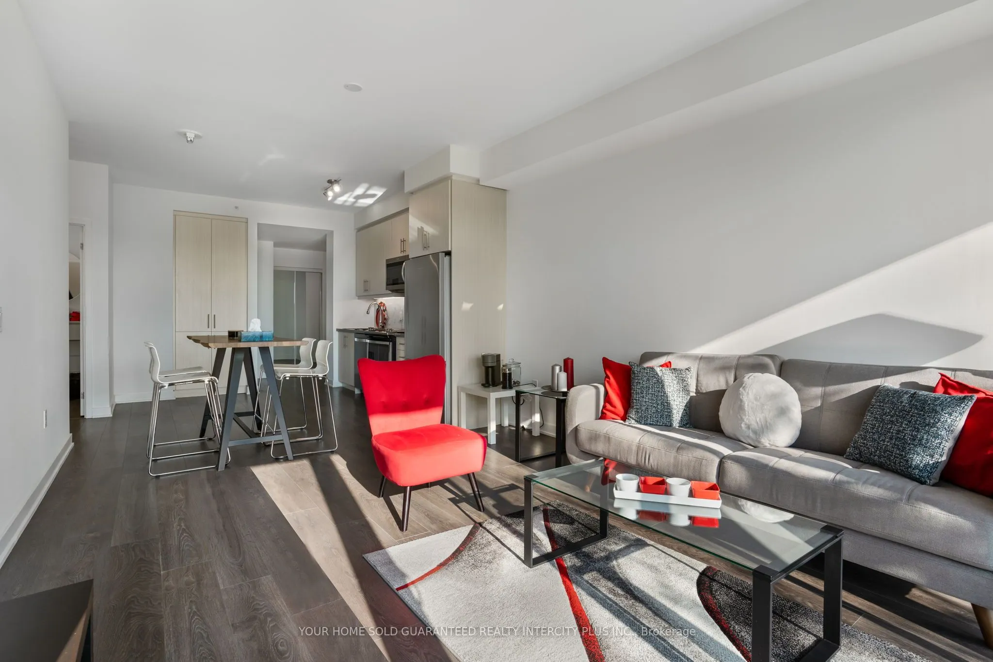 85 Oneida Crescent, #303