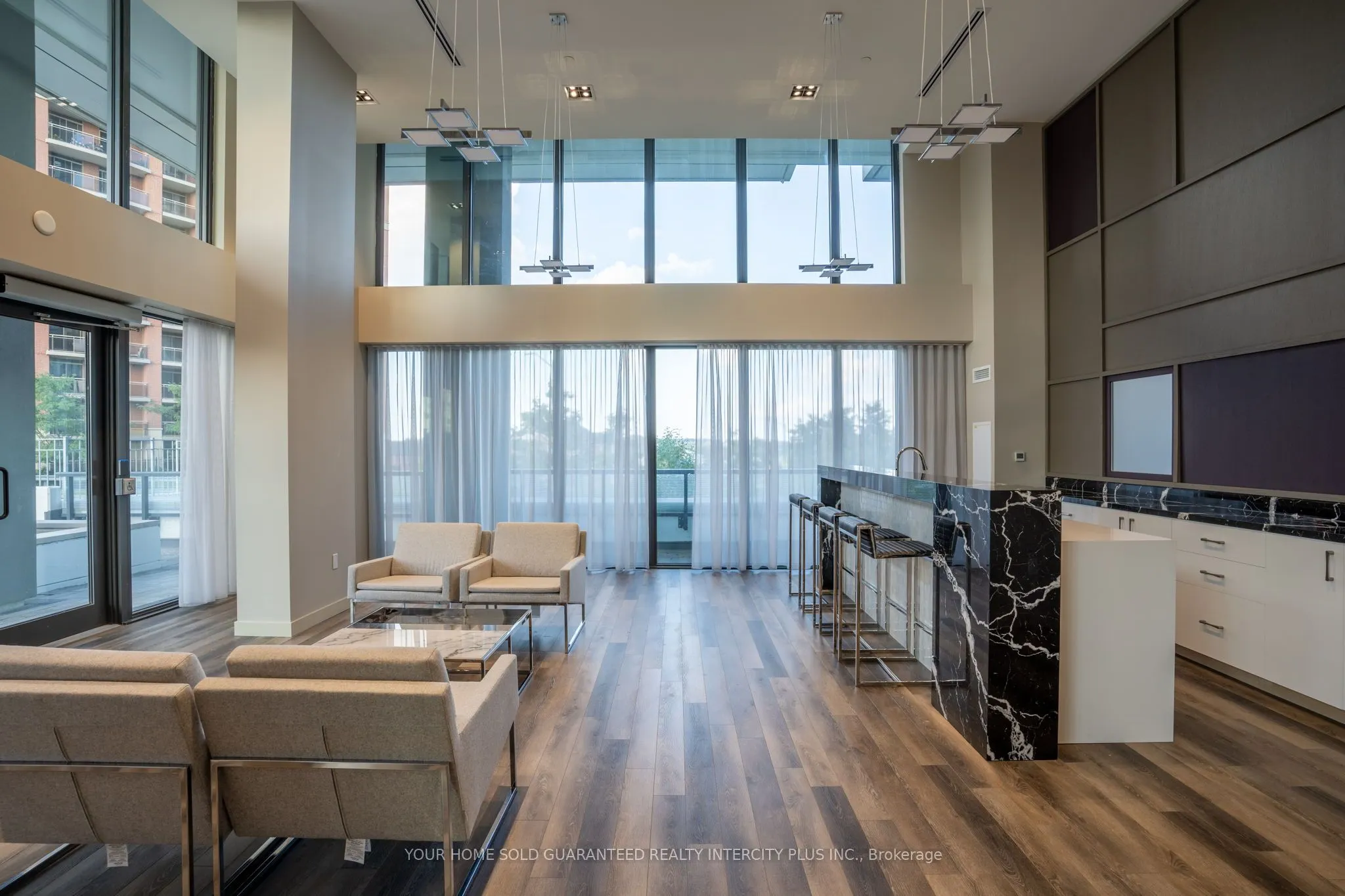 85 Oneida Crescent, #303