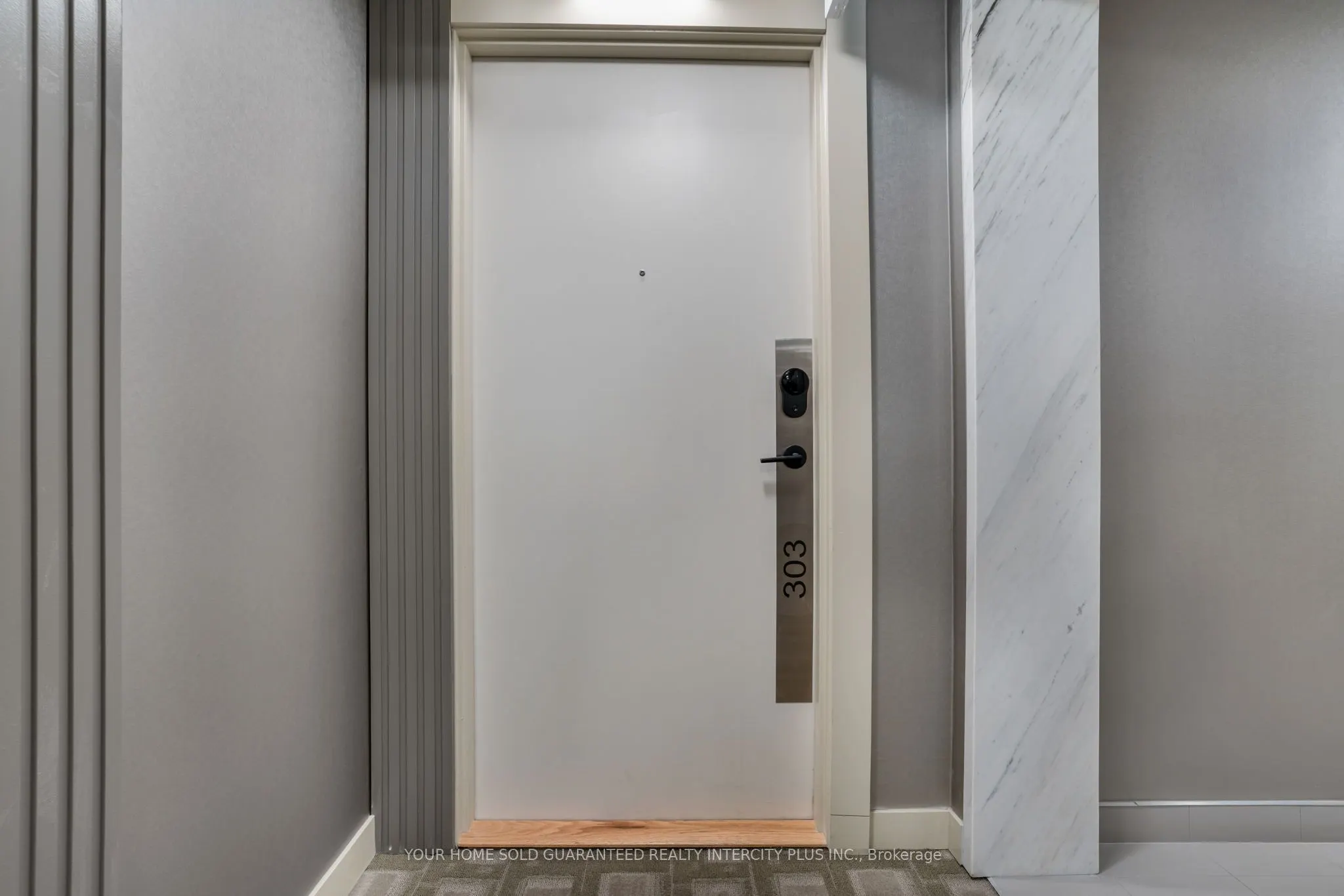 85 Oneida Crescent, #303