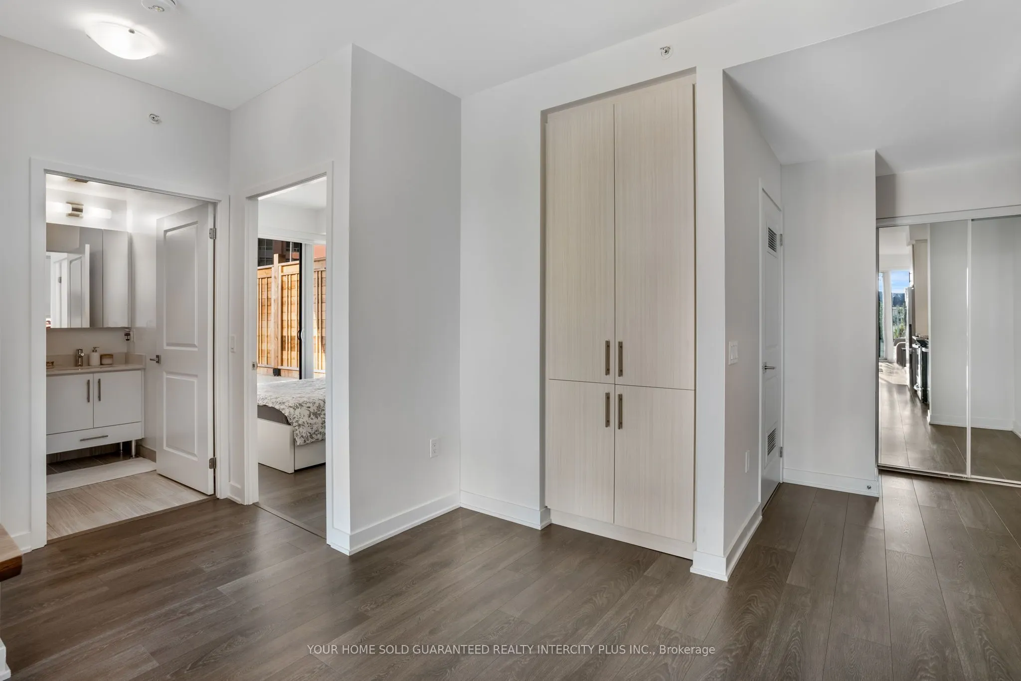 85 Oneida Crescent, #303