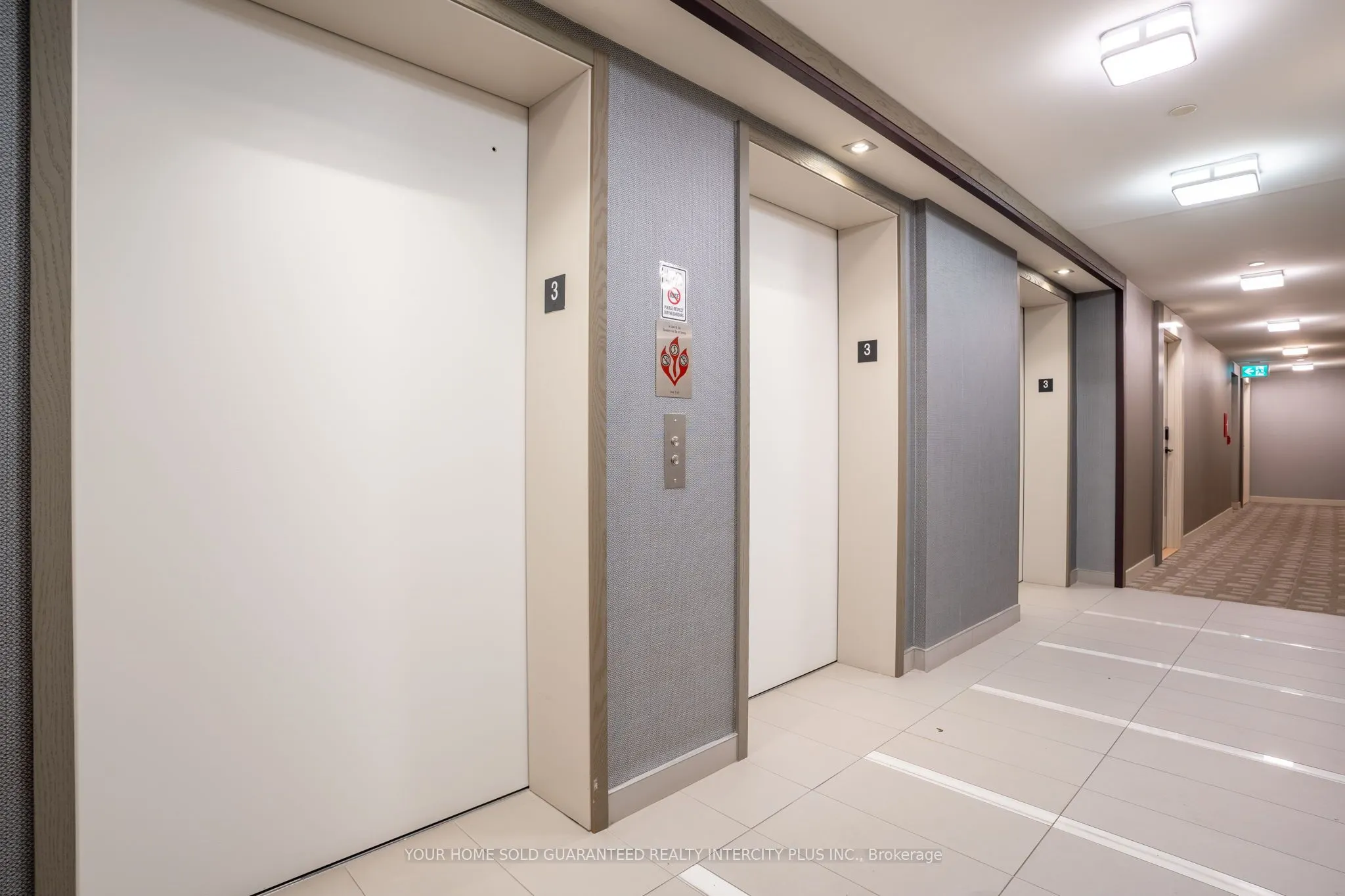 85 Oneida Crescent, #303