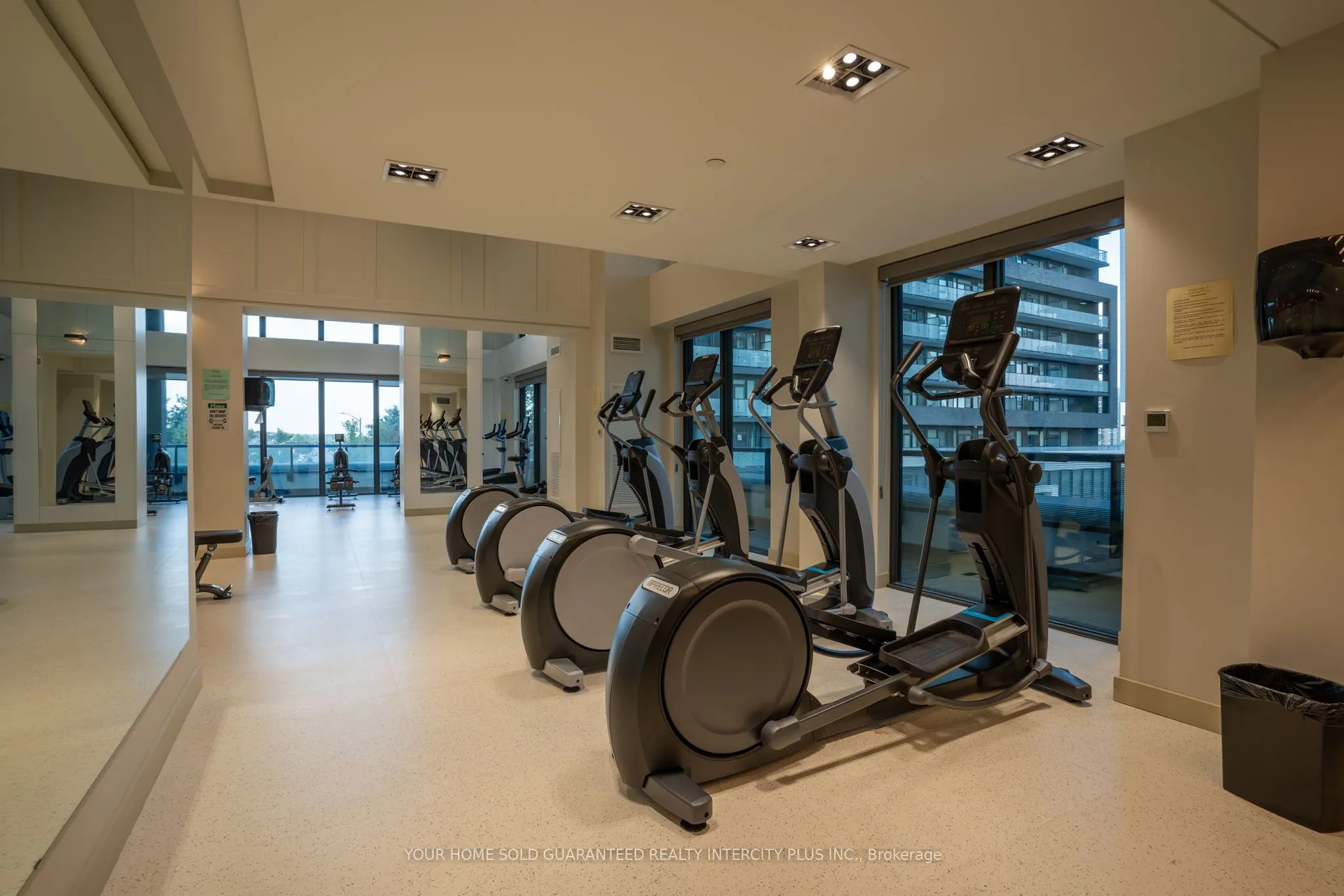 85 Oneida Crescent, #303