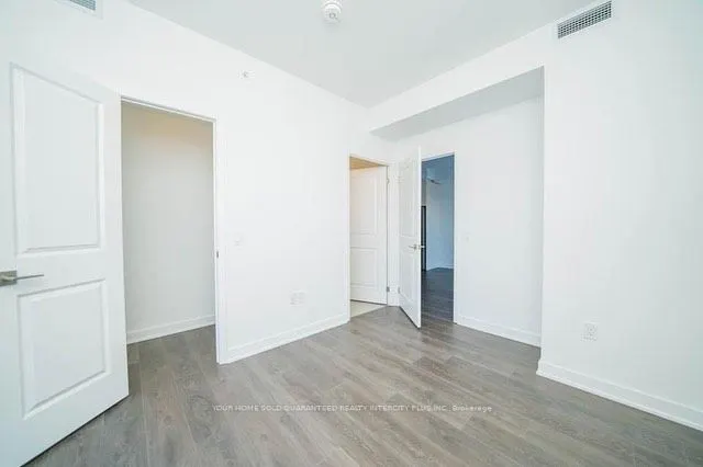 85 Oneida Crescent, #303