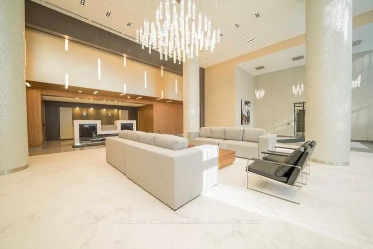 85 Oneida Crescent, #303