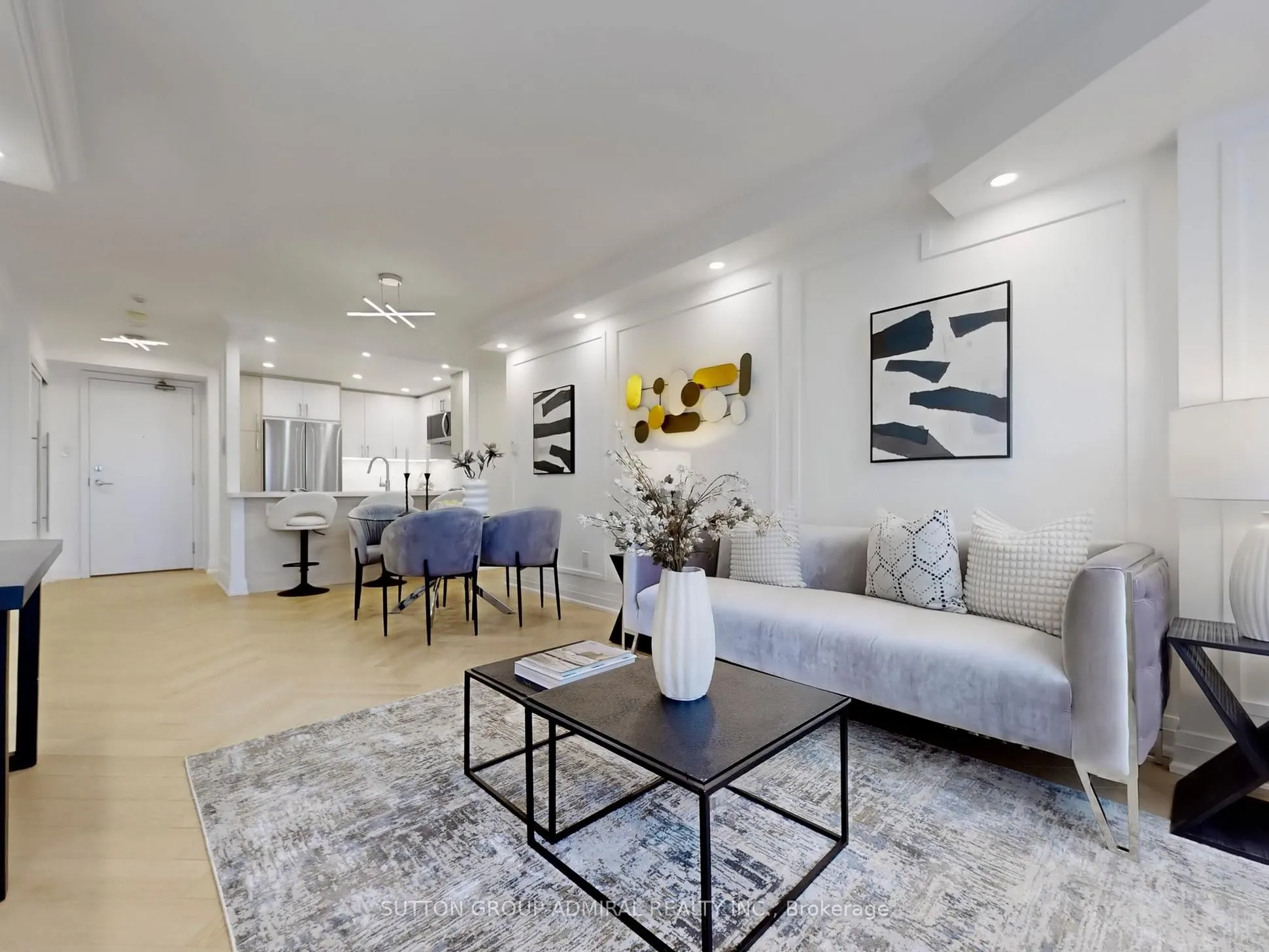 11 Townsgate Drive #401