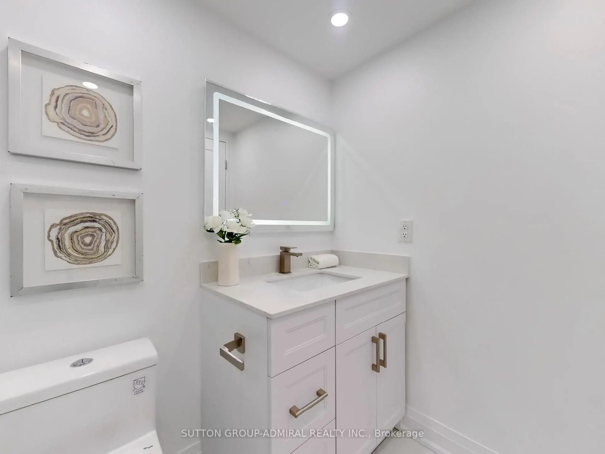 11 Townsgate Drive #401