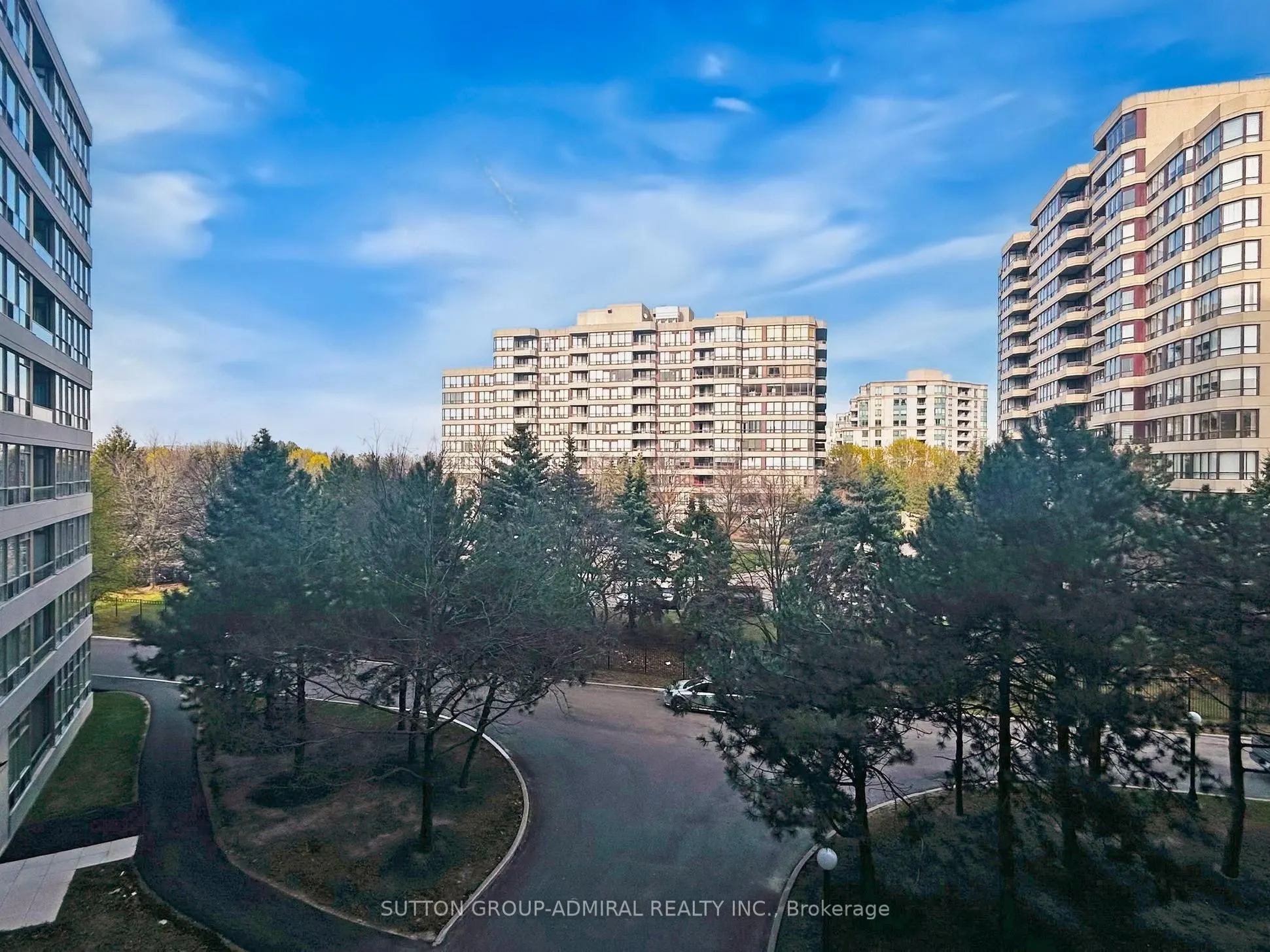 11 Townsgate Drive #401