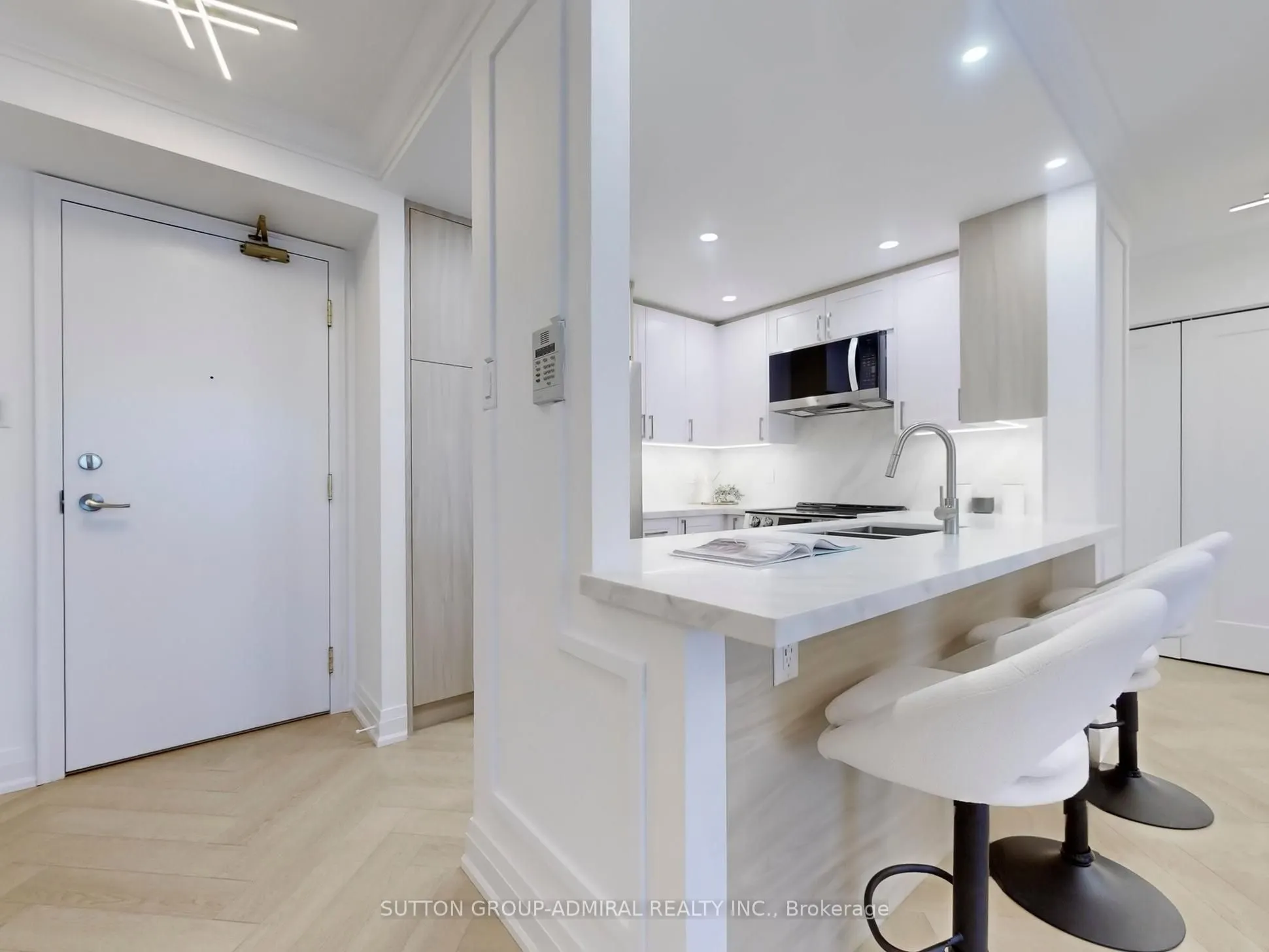 11 Townsgate Drive #401
