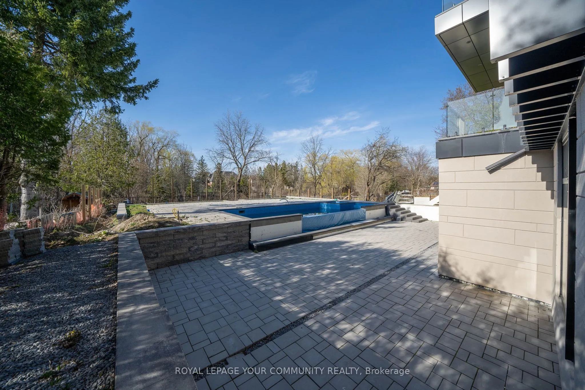 8 Poplar Drive