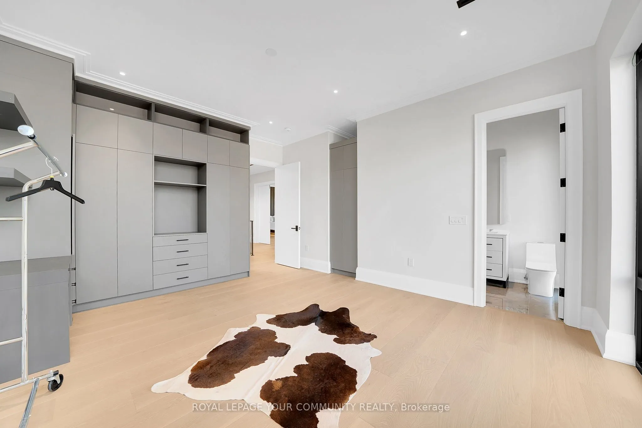 8 Poplar Drive