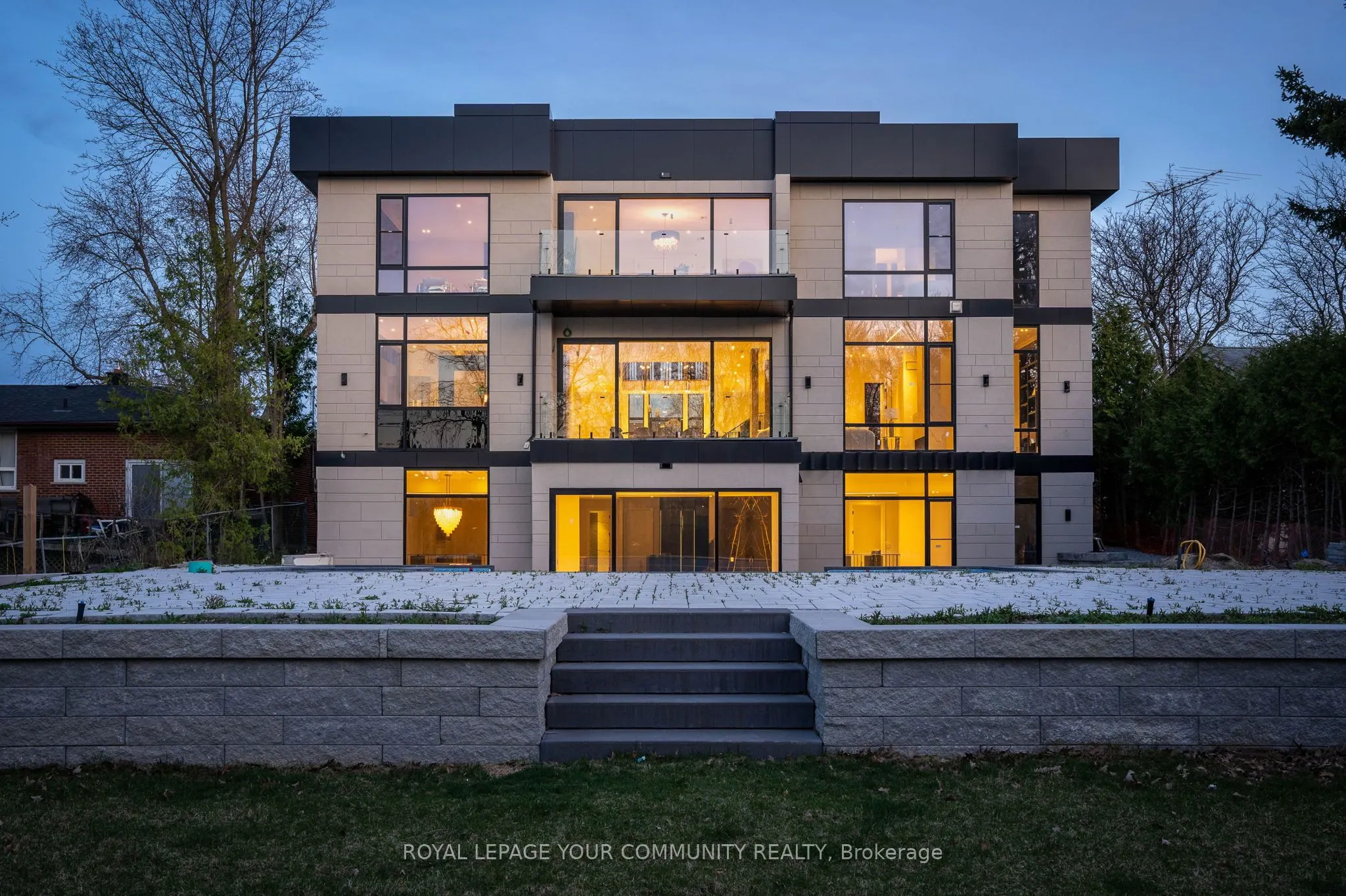 8 Poplar Drive