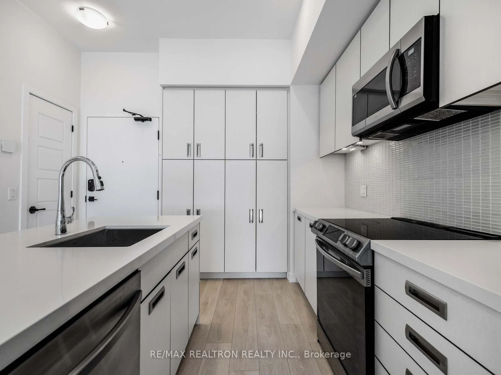 415 Sea Ray Avenue #101