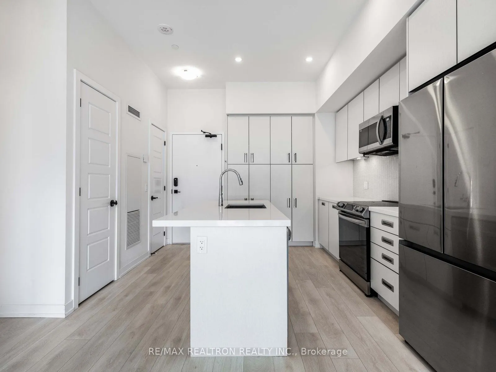 415 Sea Ray Avenue #101