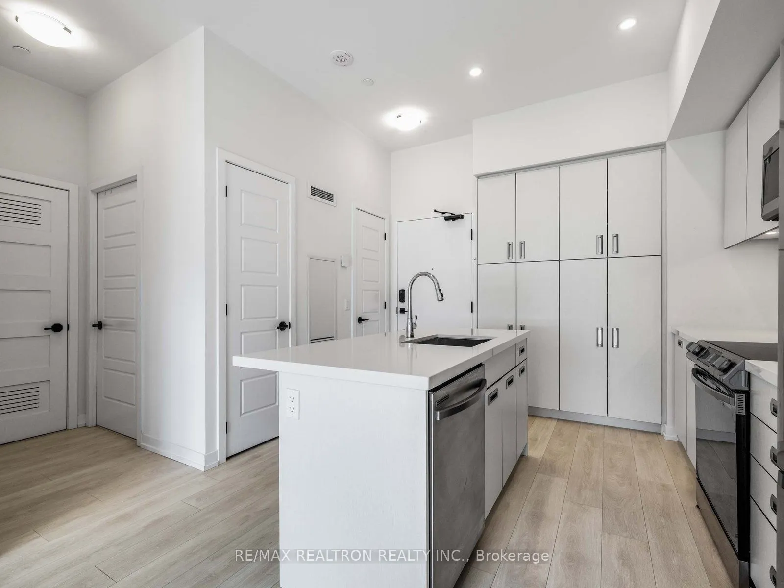 415 Sea Ray Avenue #101