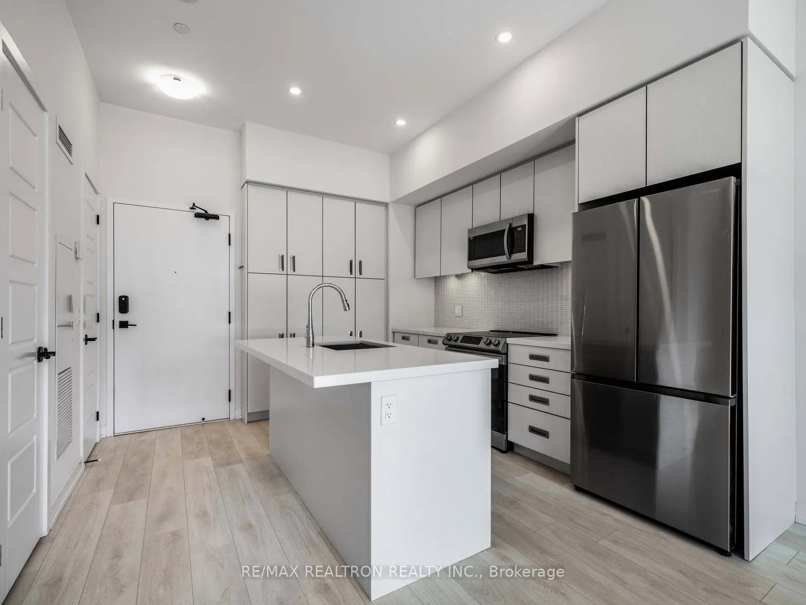 415 Sea Ray Avenue #101