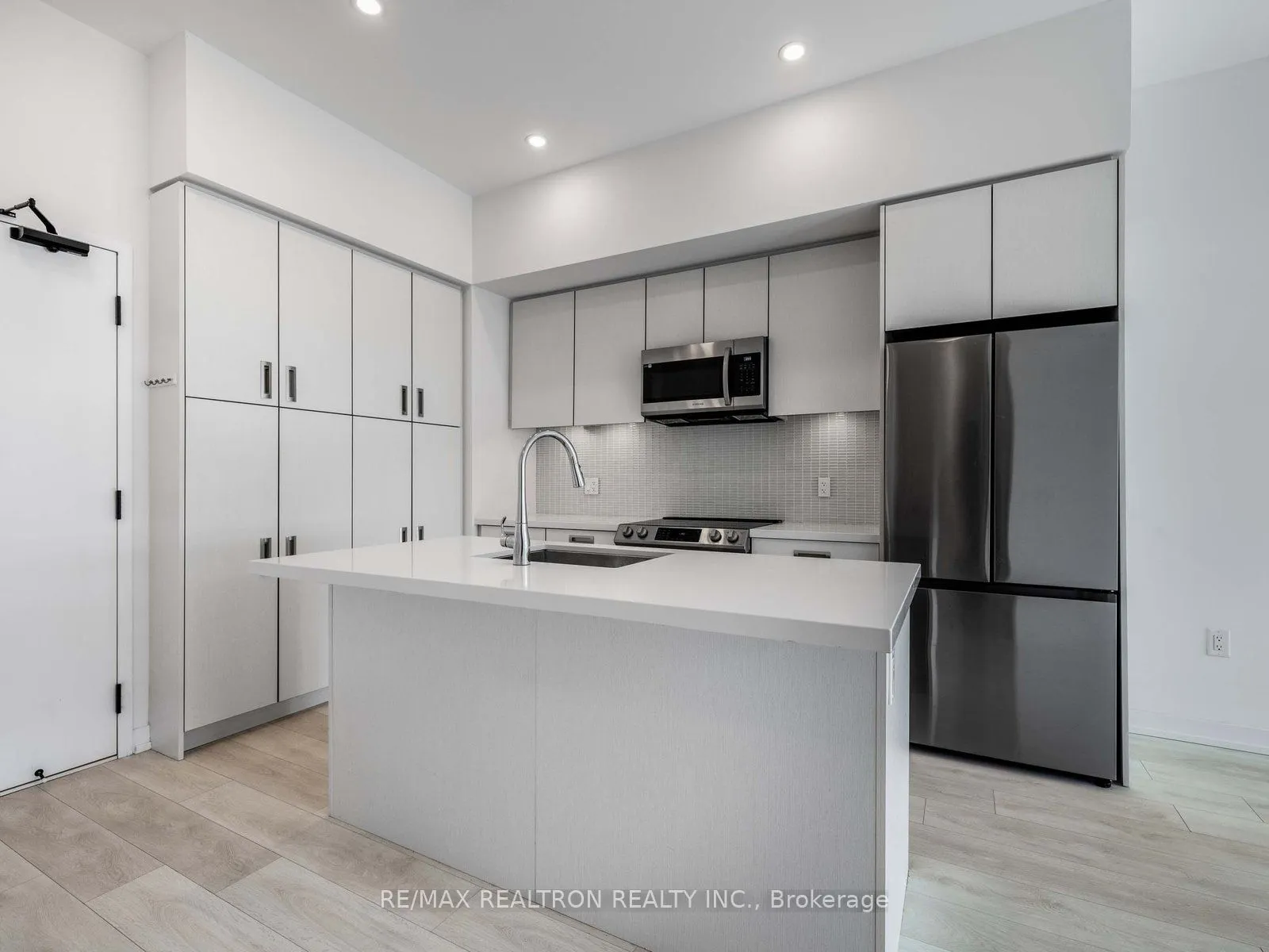 415 Sea Ray Avenue #101