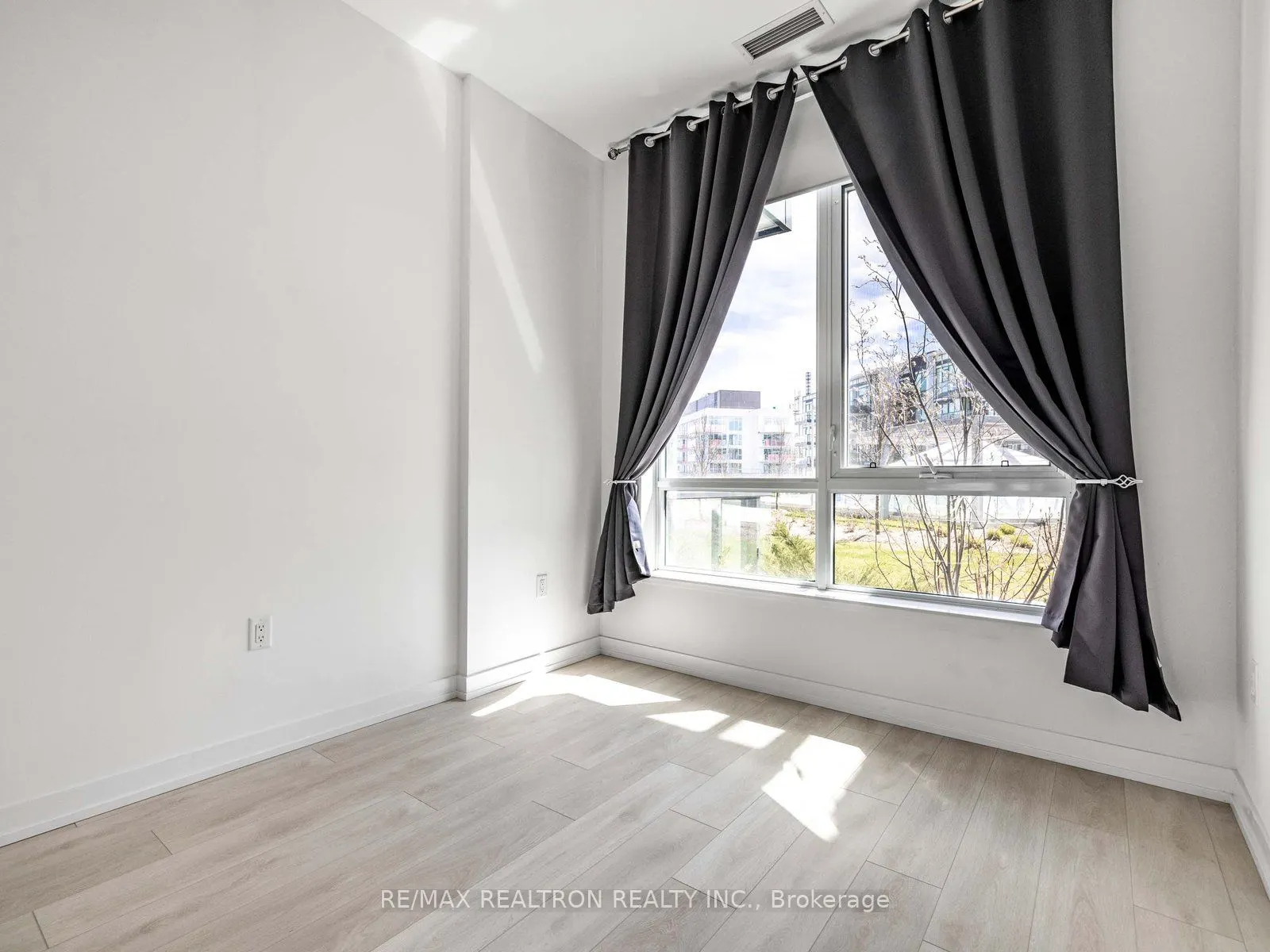 415 Sea Ray Avenue #101